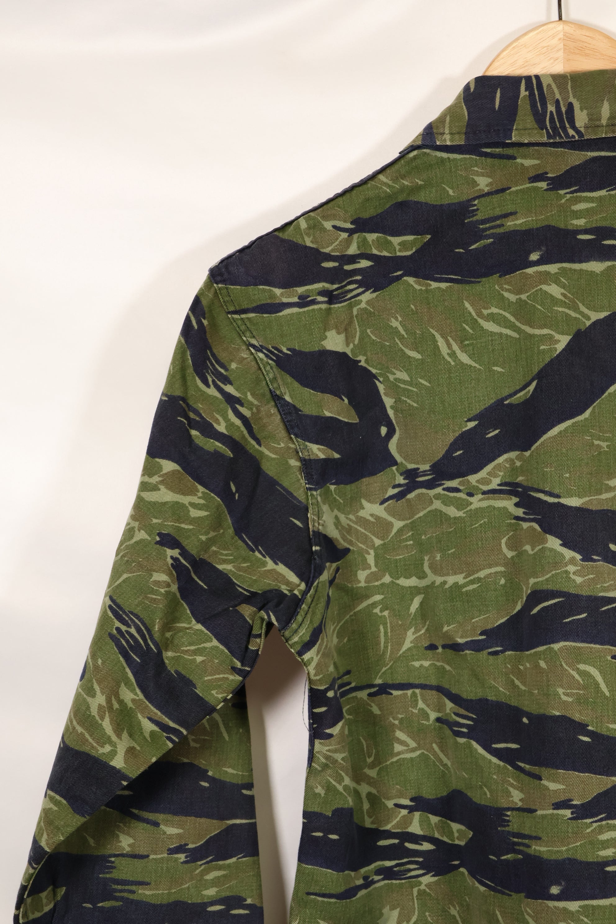 実物　TO78 A-M 沖縄タイガー　タイガーストライプ　シャツ　中古品