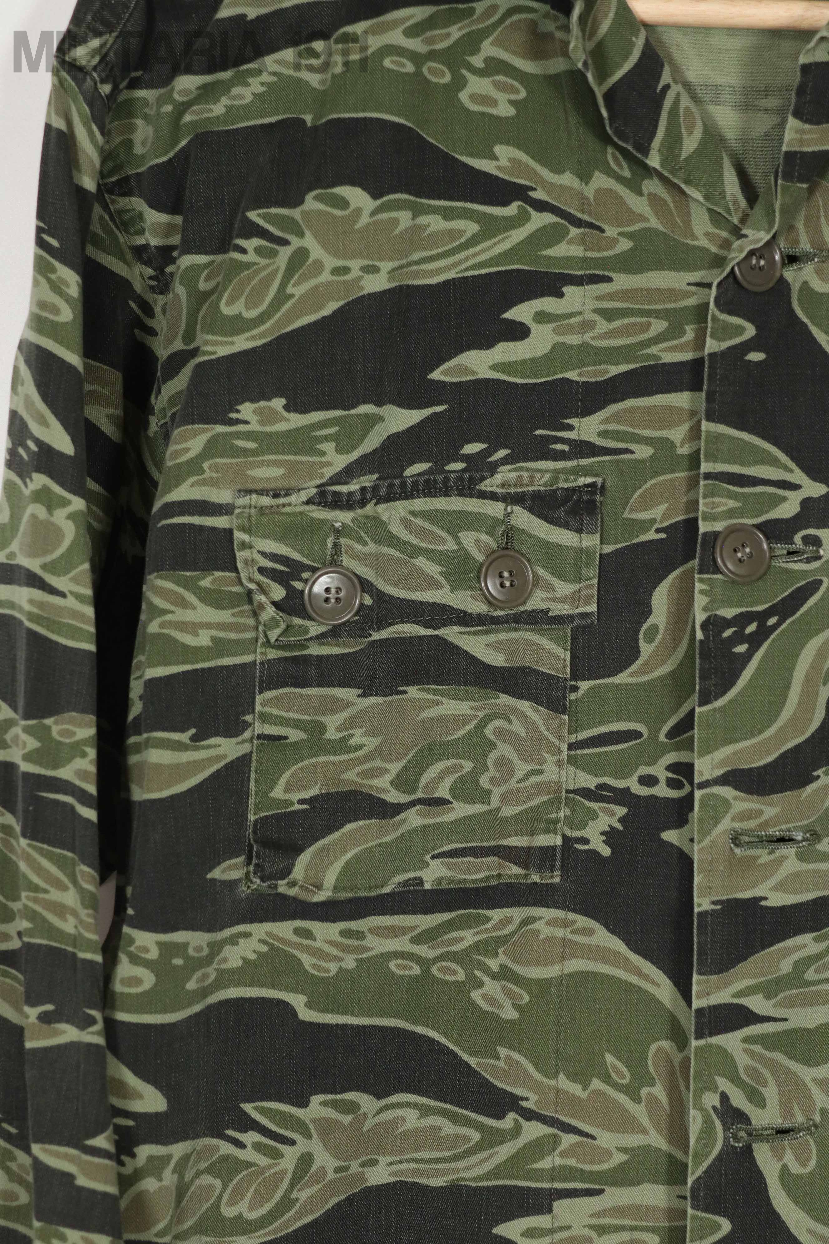 実物　レイトウォーパターン　タイガーストライプ シャツ　大きめサイズ　ボタン欠損あり