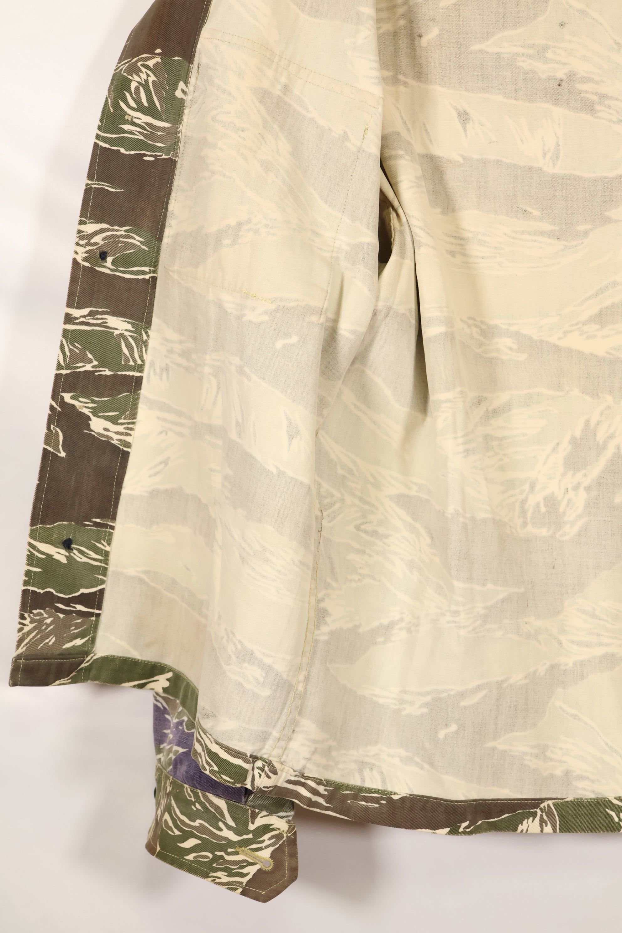1960年代中頃　沖縄タイガーパターン　タイガーストライプ　Asian Cut シャツ　袖改装　ボタン欠損　中古品