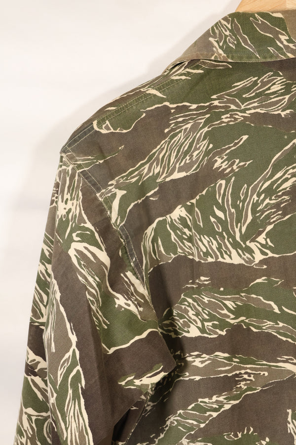 1960年代中頃　沖縄タイガーパターン　タイガーストライプ　Asian Cut シャツ　袖改装　ボタン欠損　中古品