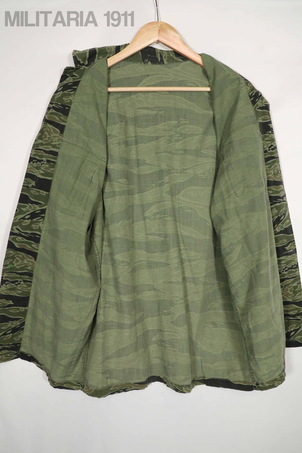 実物　レイトウォーパターン　タイガーストライプ シャツ　大きめサイズ　ボタン欠損あり