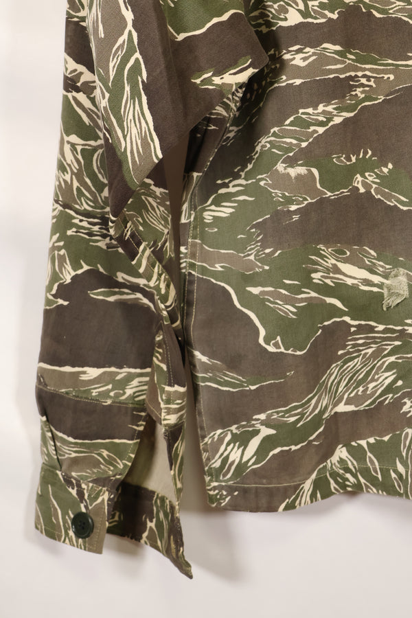 1960年代中頃　沖縄タイガーパターン　タイガーストライプ　Asian Cut シャツ　袖改装　ボタン欠損　中古品