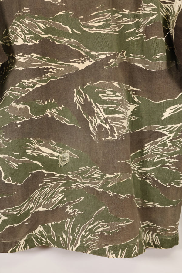 1960年代中頃　沖縄タイガーパターン　タイガーストライプ　Asian Cut シャツ　袖改装　ボタン欠損　中古品