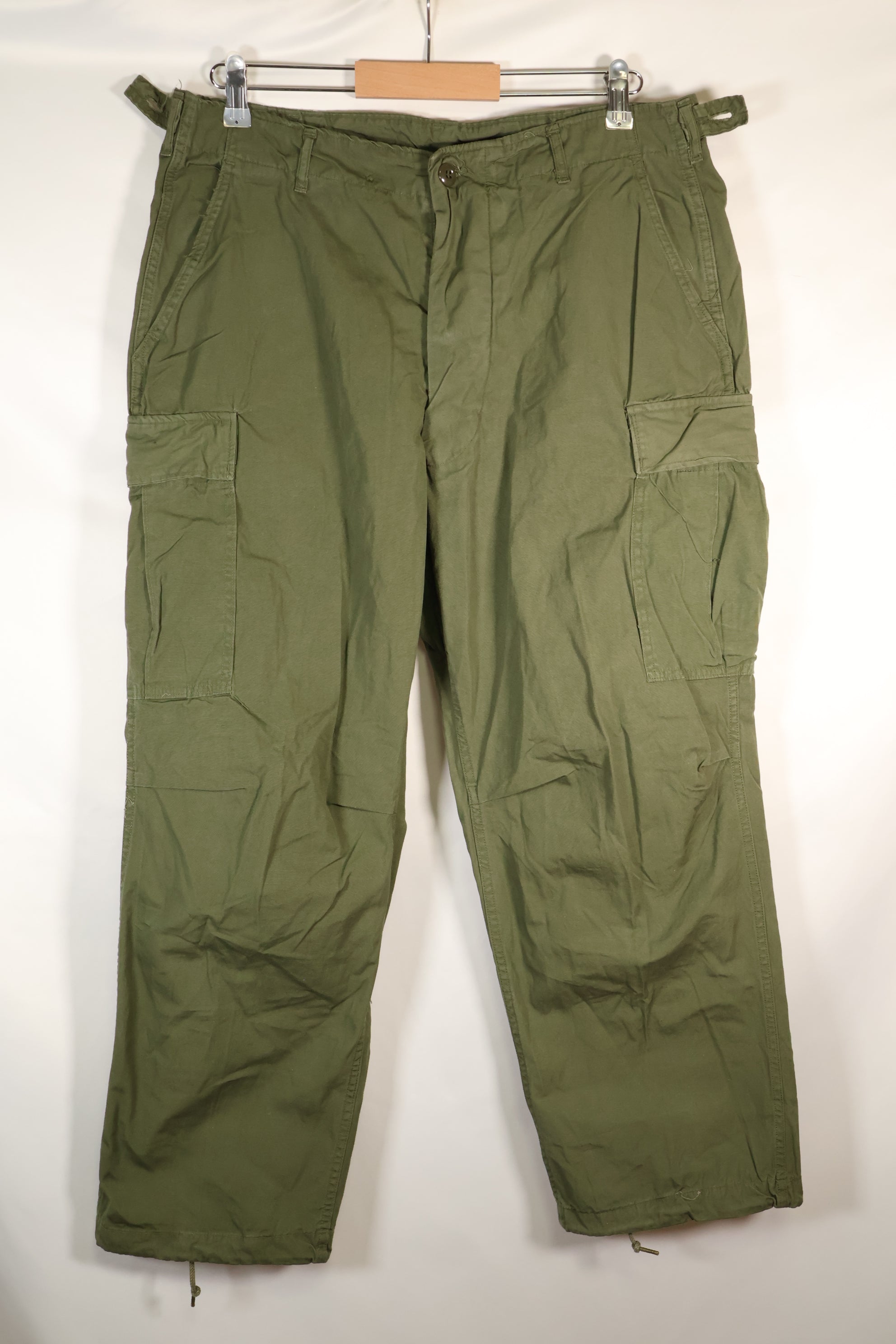 Estimated 1965 contract L-S 2nd Model Jungle Fatigue pants, good condition, used.