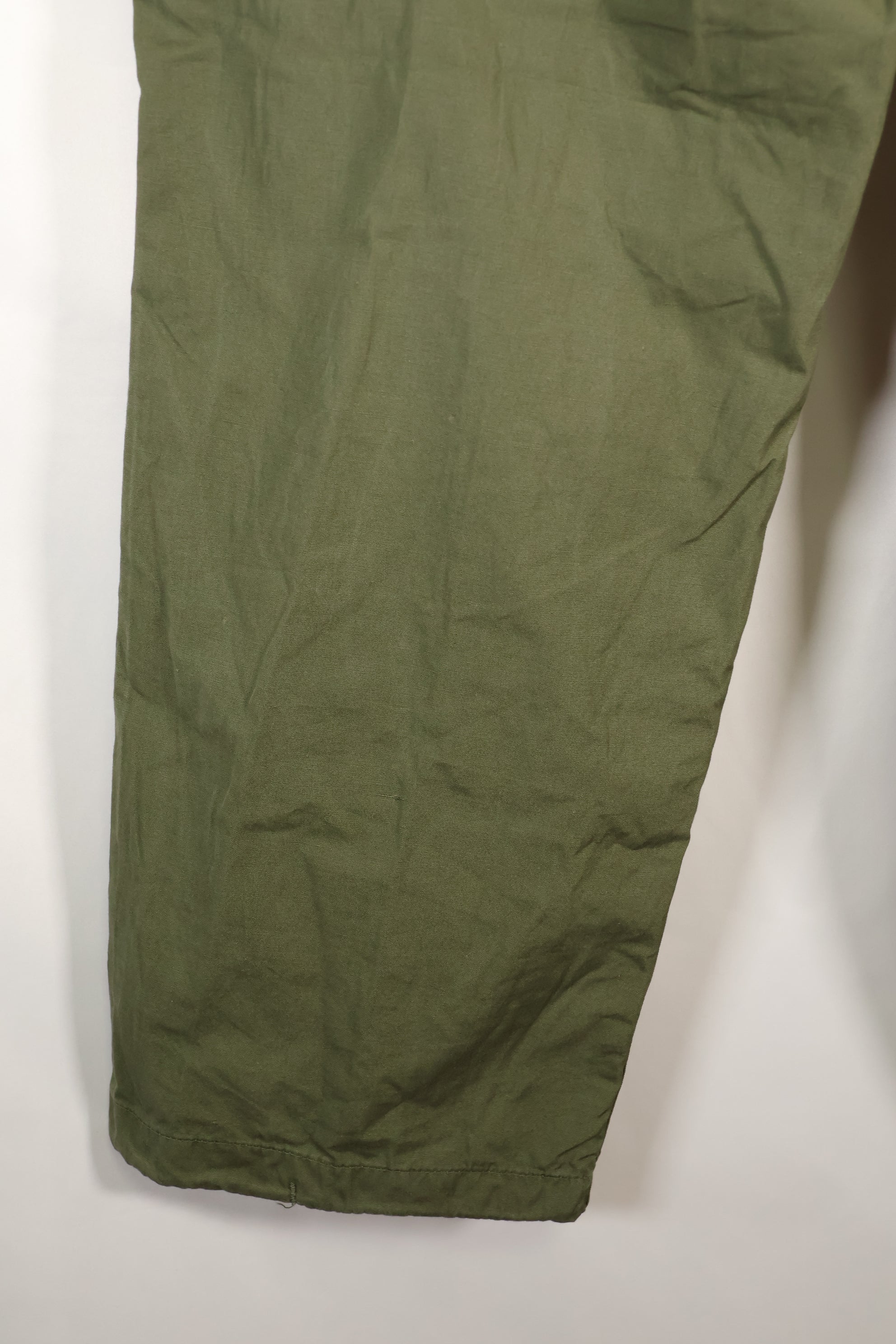 Estimated 1965 contract L-S 2nd Model Jungle Fatigue pants, good condition, used.