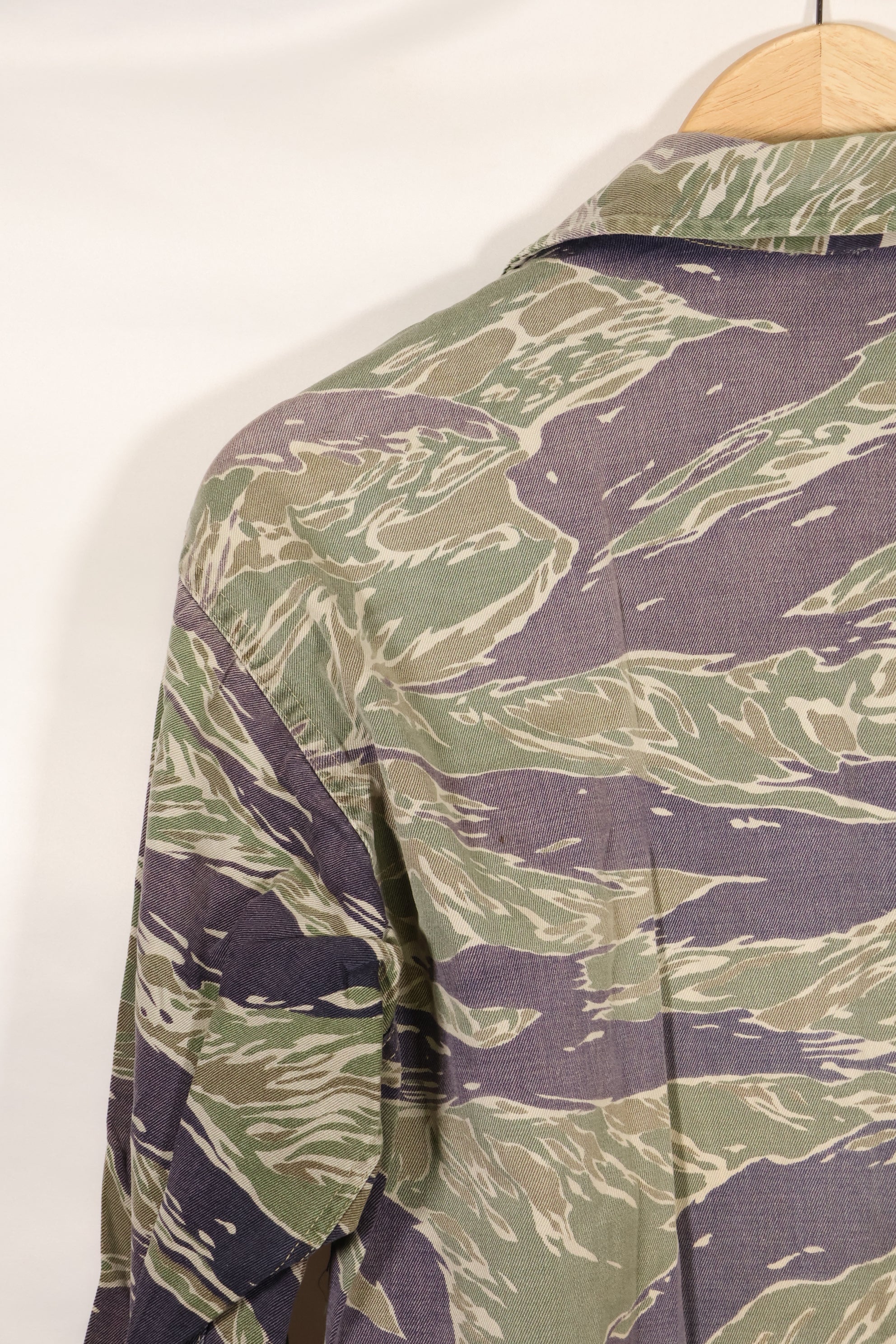 1960年代中頃　推定 A-XL　シルバータイガー　タイガーストライプ　シャツ　退色あり　中古品