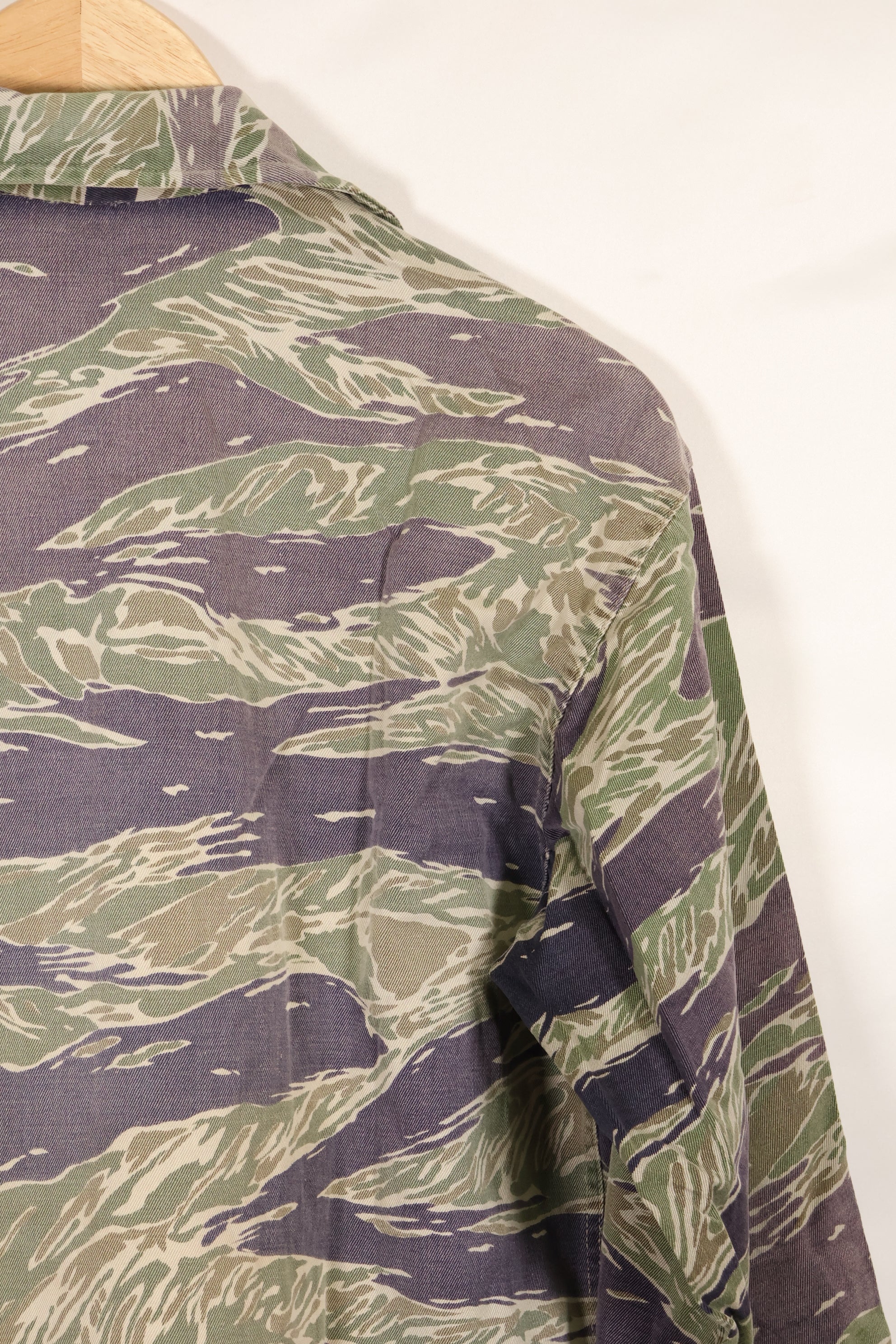 1960年代中頃　推定 A-XL　シルバータイガー　タイガーストライプ　シャツ　退色あり　中古品