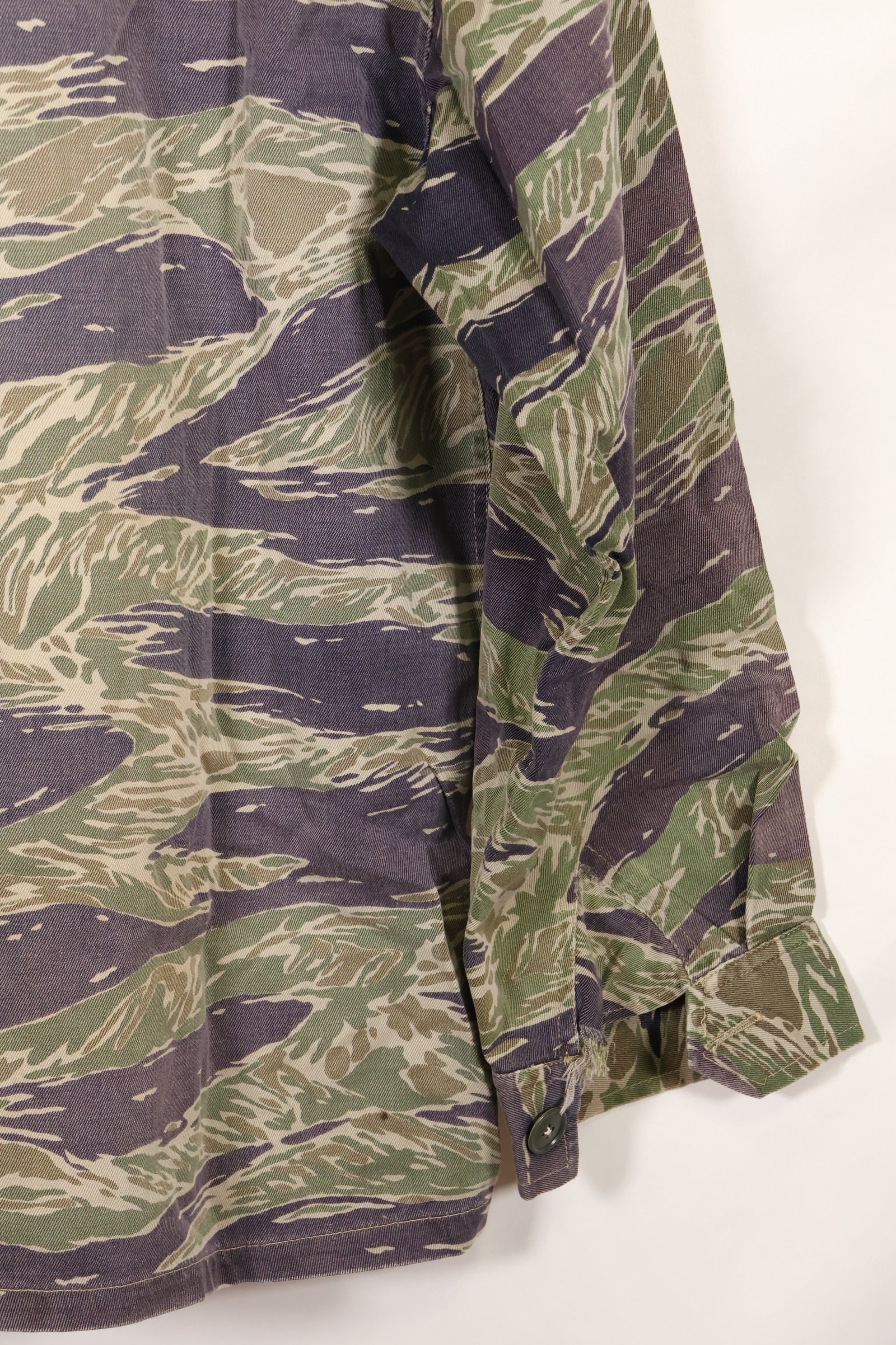 1960年代中頃　推定 A-XL　シルバータイガー　タイガーストライプ　シャツ　退色あり　中古品