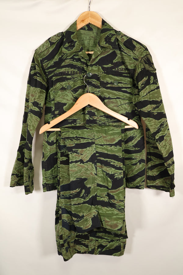 1968 年和 1969 年第 73 侦察机连直接刺绣 VNMC 第 4 图案虎纹套装，未使用。