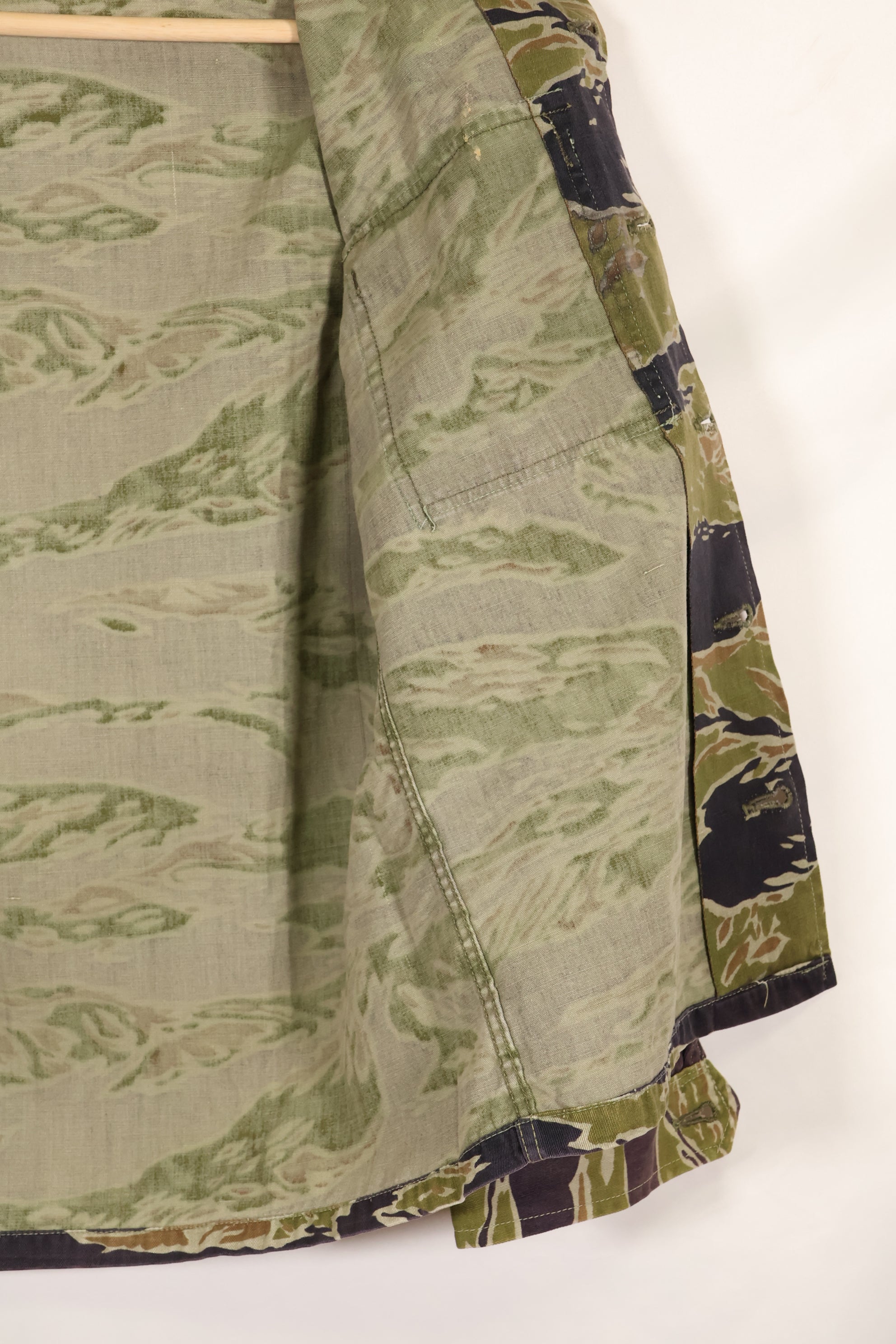 実物　レイトウォーパターン　タイガーストライプ　シャツ　ヘビーウェイト生地　中古品