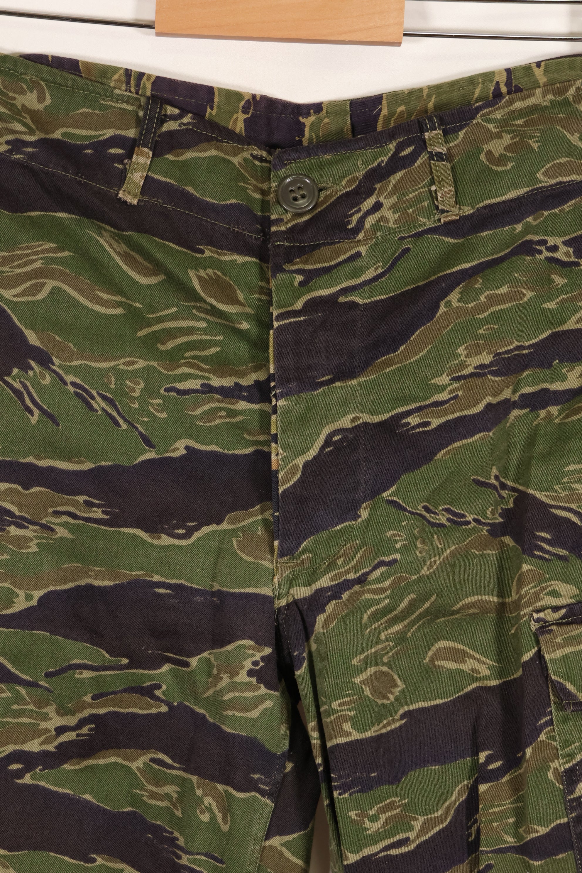 実物　タイガーストライプ　パンツ　ゴールドタイガー派生パターン　ボタン欠損あり　ほぼ未使用品