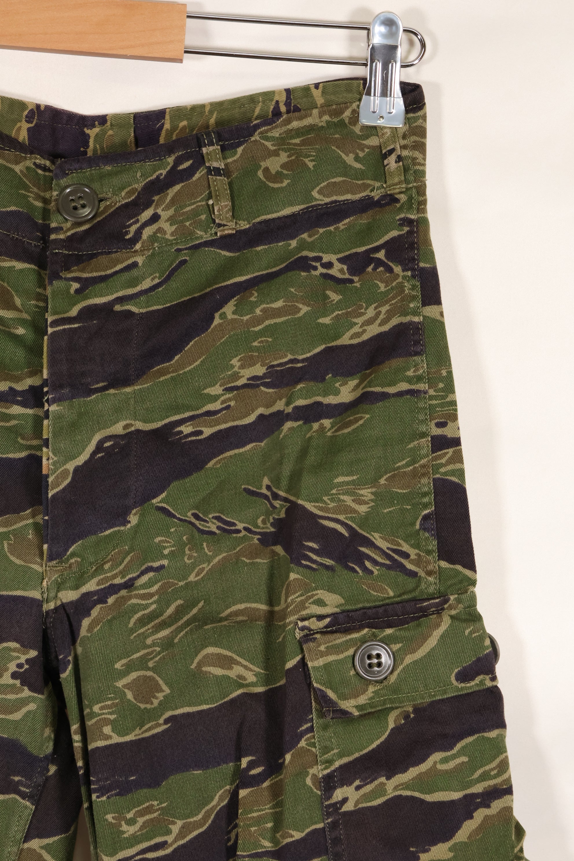 実物　タイガーストライプ　パンツ　ゴールドタイガー派生パターン　ボタン欠損あり　ほぼ未使用品