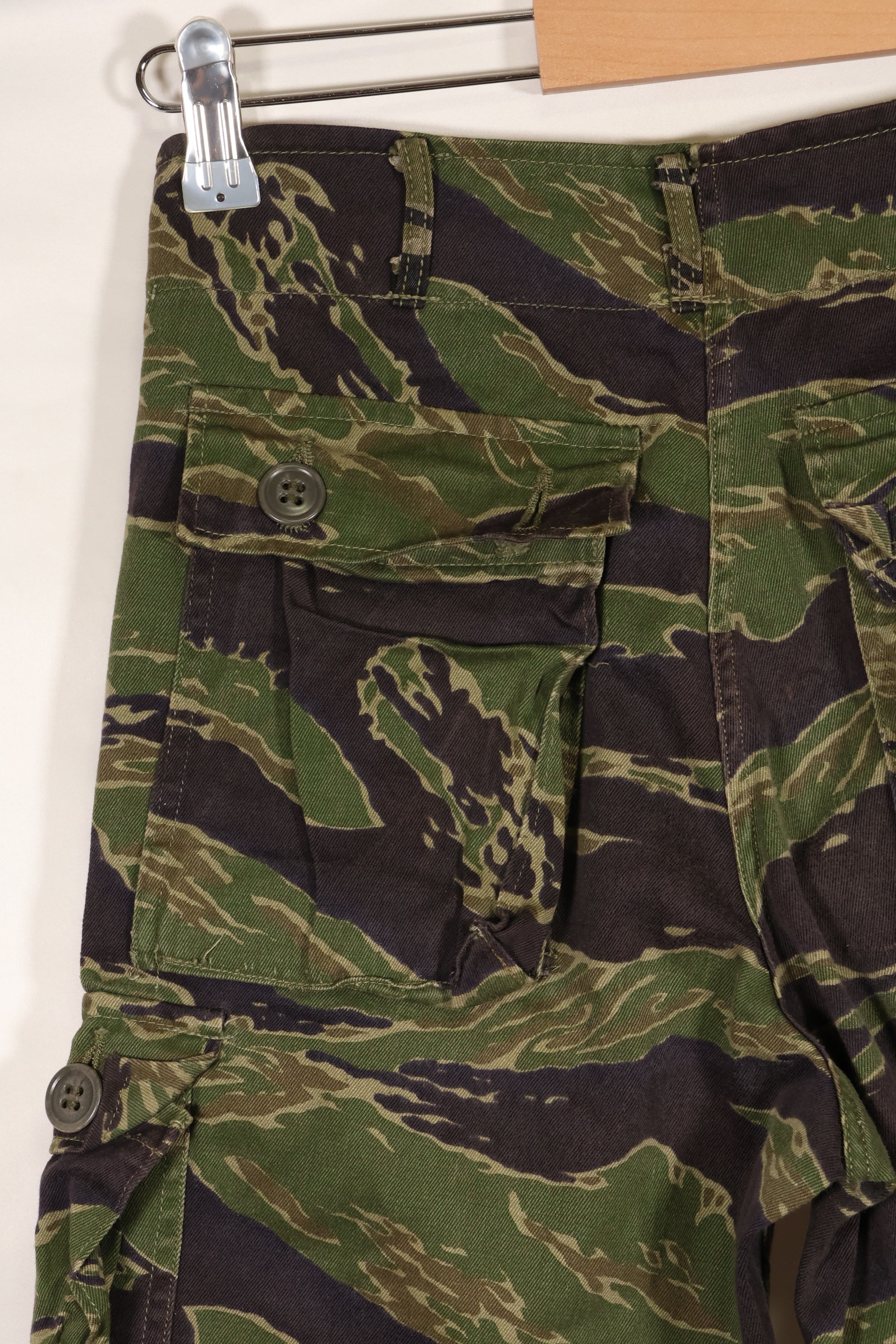 実物　タイガーストライプ　パンツ　ゴールドタイガー派生パターン　ボタン欠損あり　ほぼ未使用品