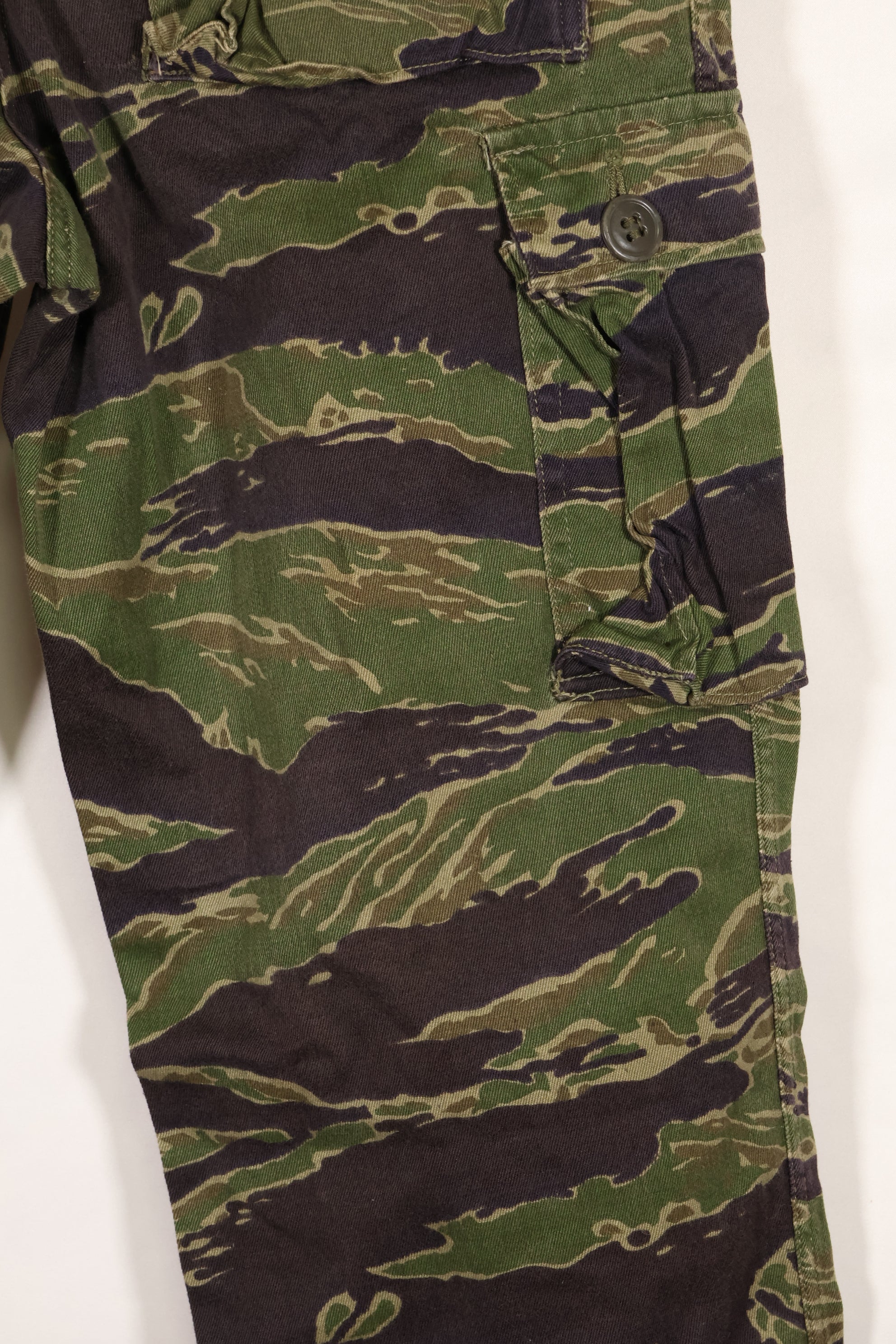 実物　タイガーストライプ　パンツ　ゴールドタイガー派生パターン　ボタン欠損あり　ほぼ未使用品