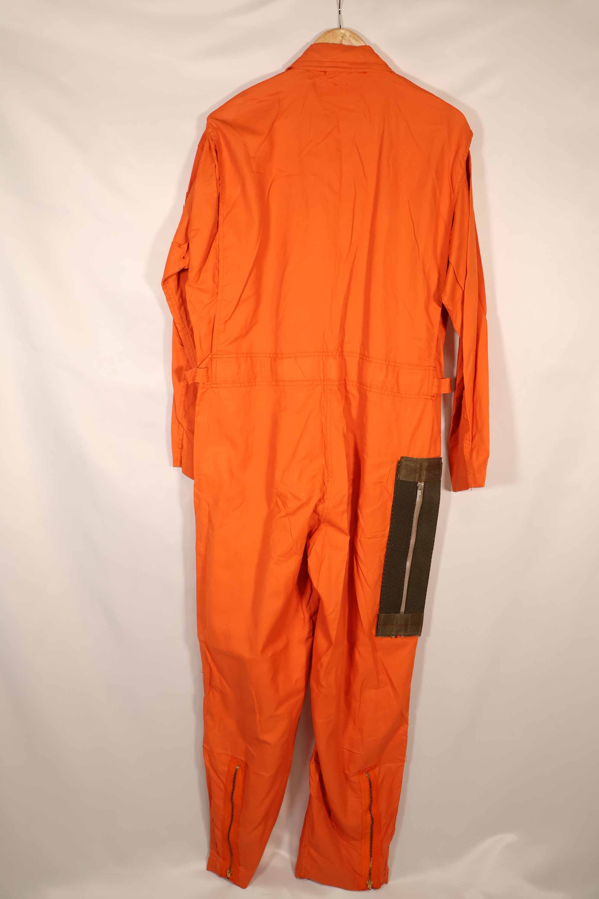 実物　1962年製　アメリカ空軍　USAF K2-B　未使用品　レスキューオレンジ色