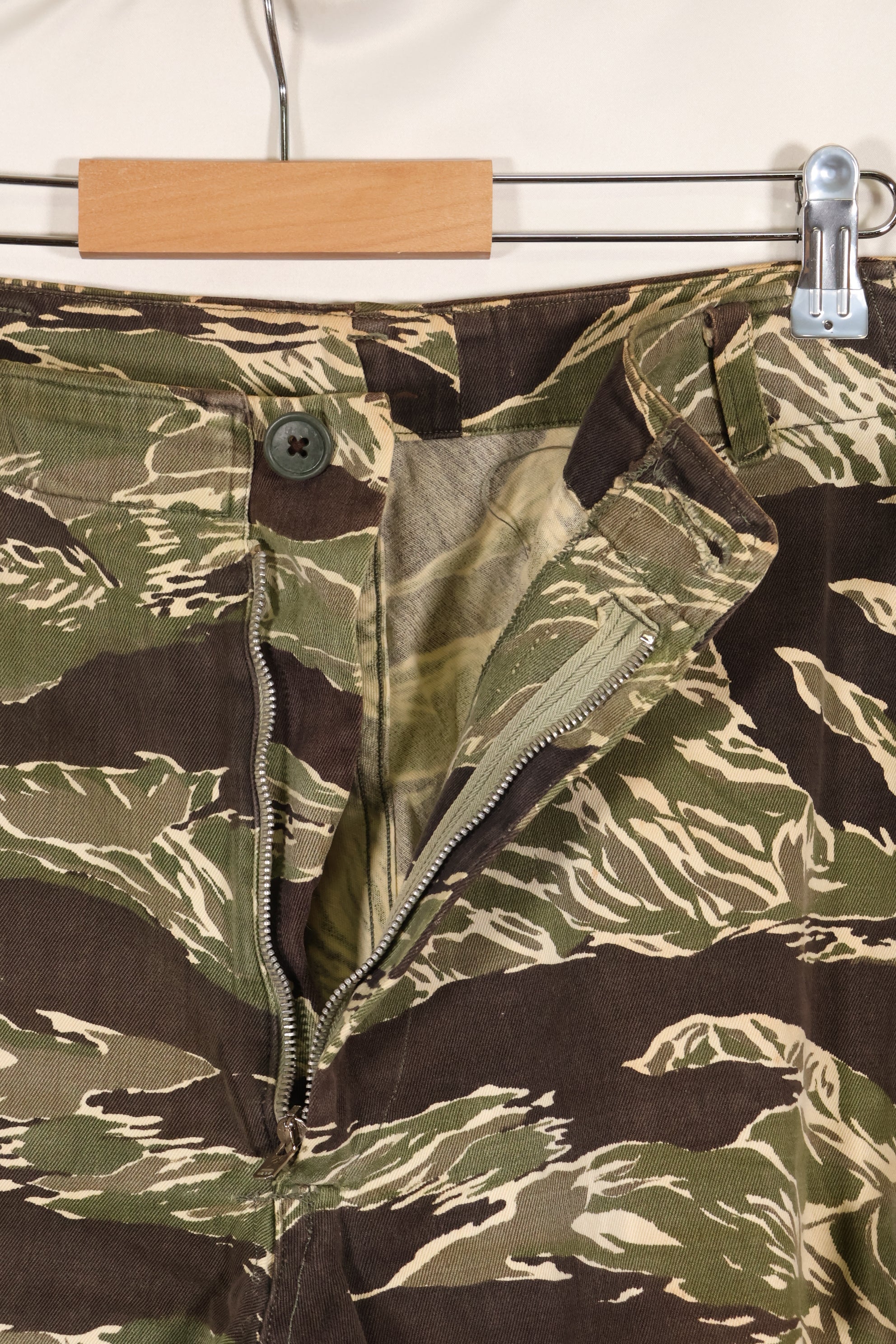 1960年代中頃　推定US-L〜XL　沖縄タイガー　タイガーストライプ　パンツ　HAMAジッパー　中古品