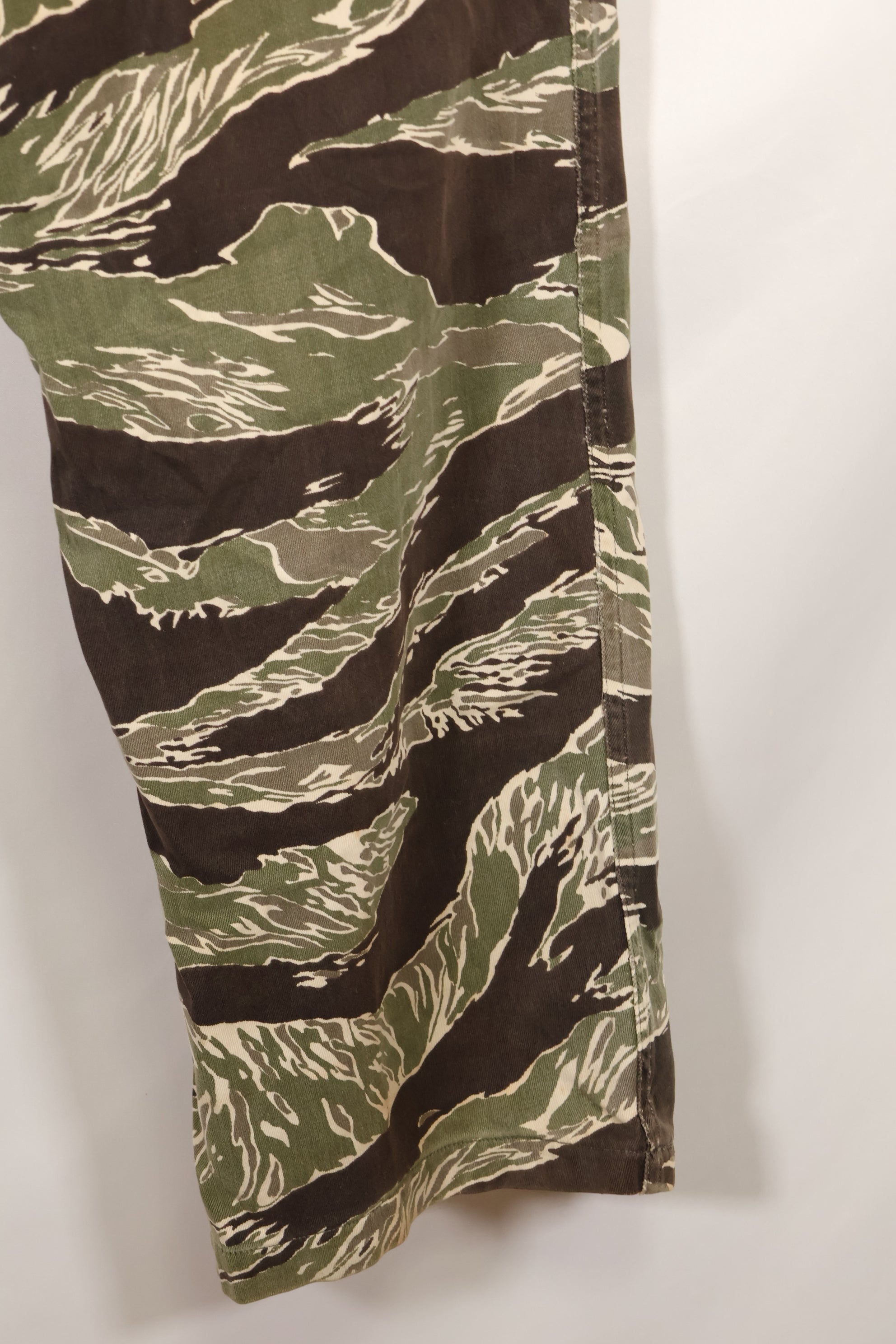 1960年代中頃　推定US-L〜XL　沖縄タイガー　タイガーストライプ　パンツ　HAMAジッパー　中古品