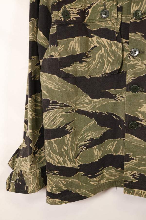 Mid-1960s US-L Okinawa Tiger Pattern Tiger Stripe US-Cut Shirt, Used