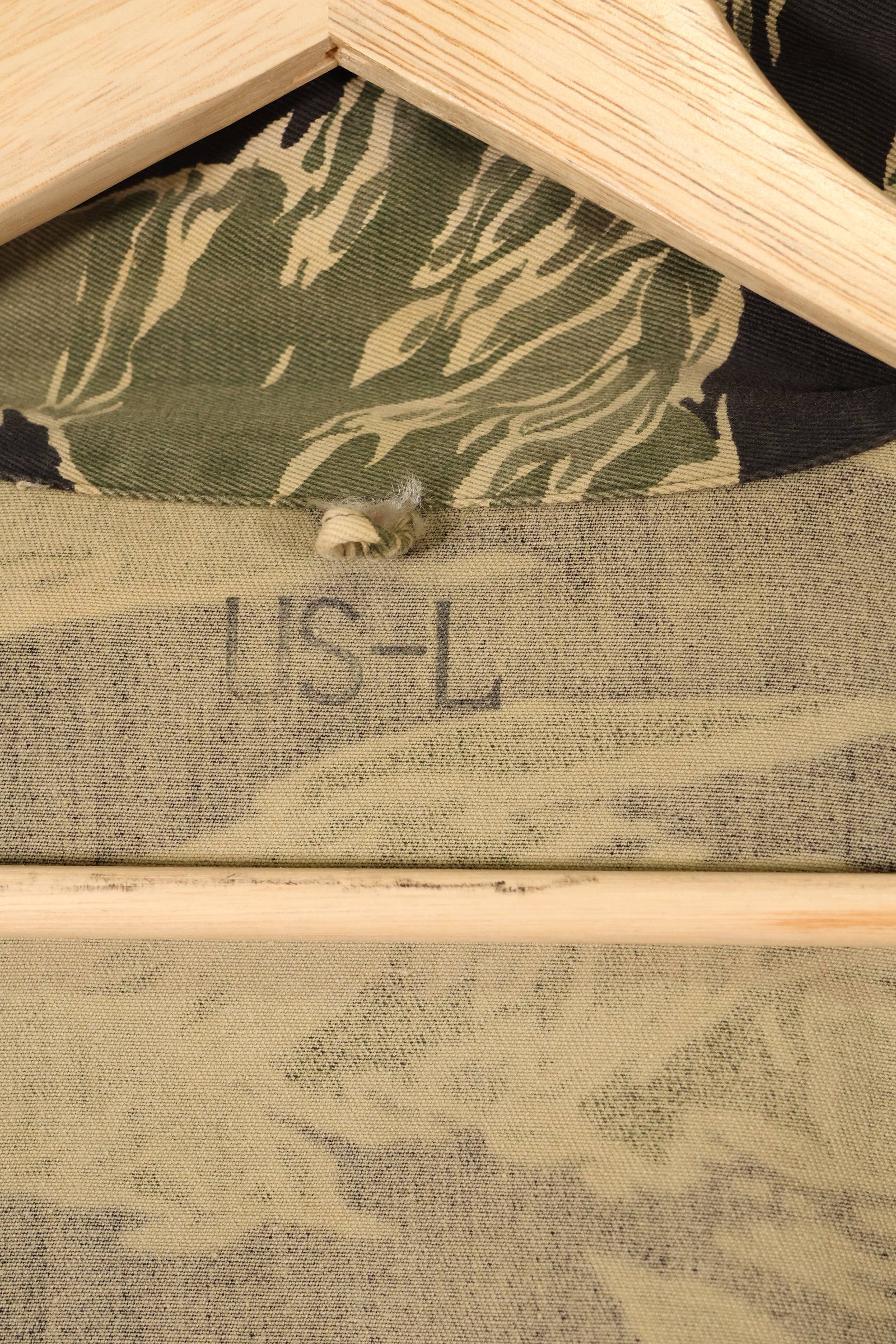 Mid-1960s US-L Okinawa Tiger Pattern Tiger Stripe US-Cut Shirt, Used