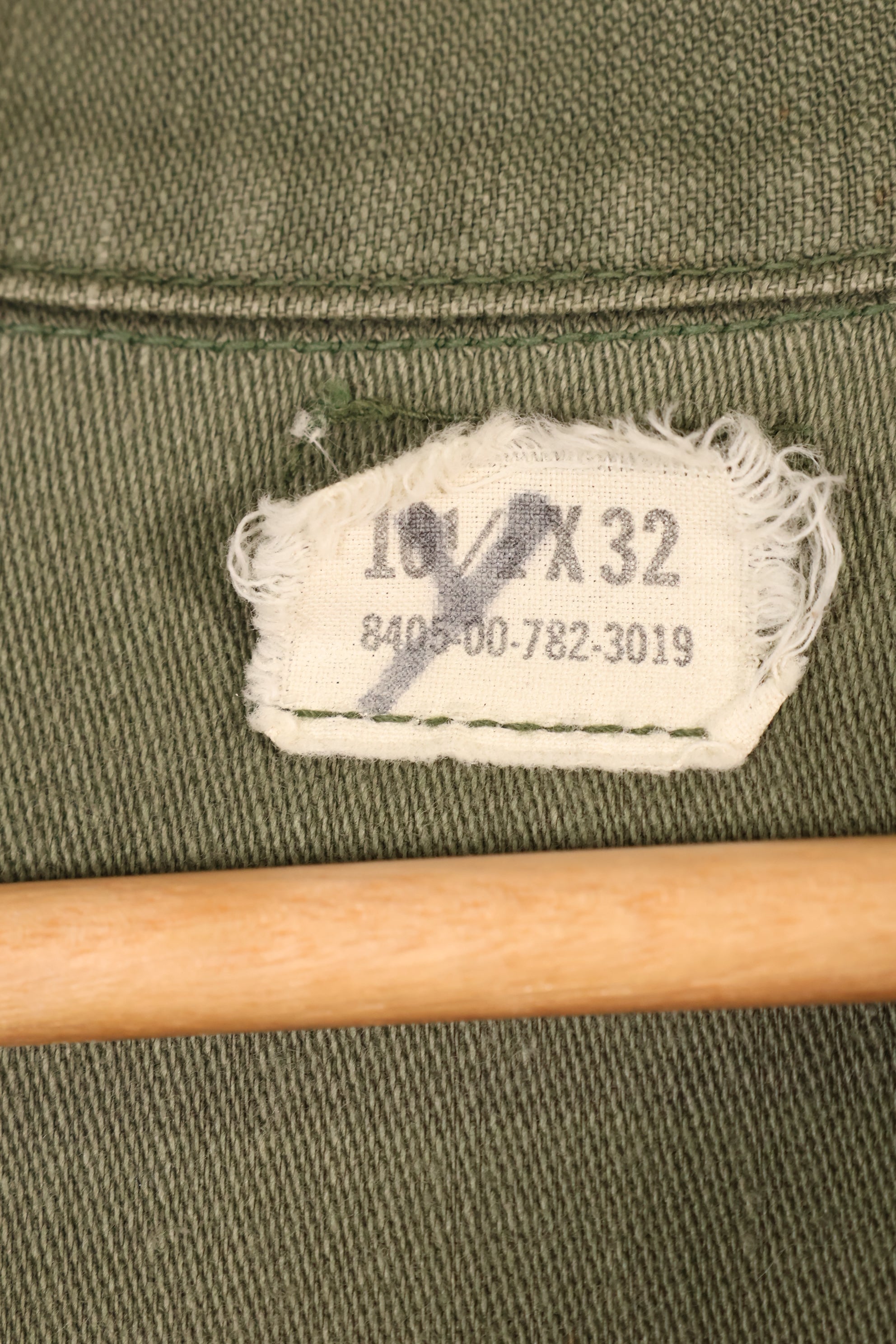 1960年代後半契約　16 1/2 x 32　OG-107　ユーティリティシャツ　パッチ付き　中古品