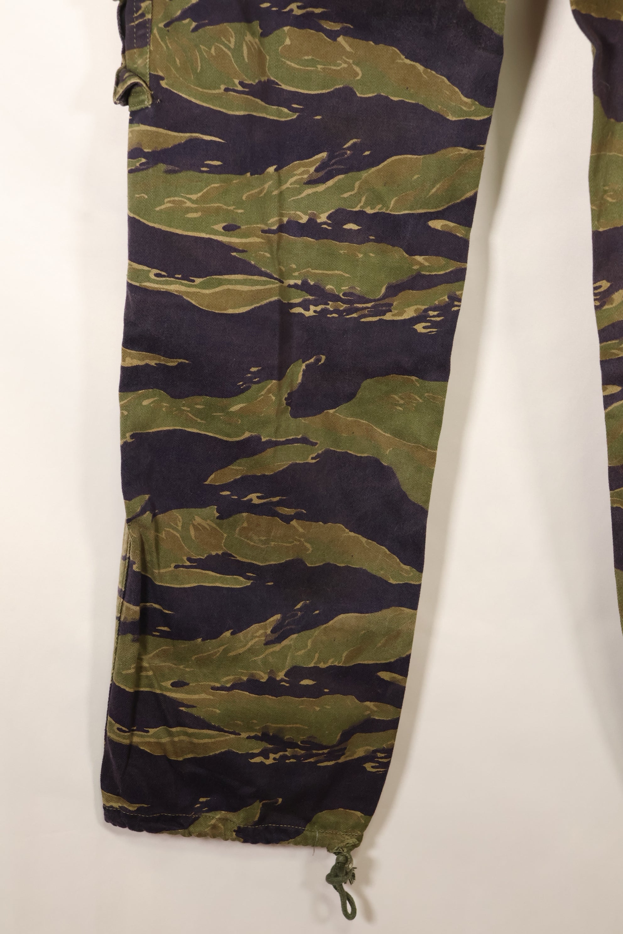 Late 1960s: Tiger Stripe, Gold Tiger Variation Pattern, Sizes A–M, Pants, Secondhand