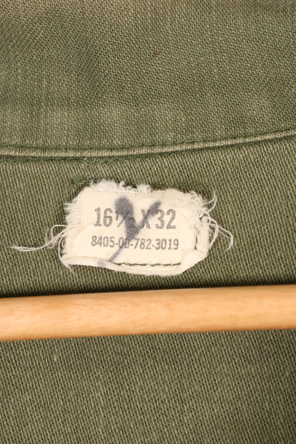 1975年契約　16 1/2 x 32　OG-107　ユーティリティシャツ　パッチ後付けあり　中古品