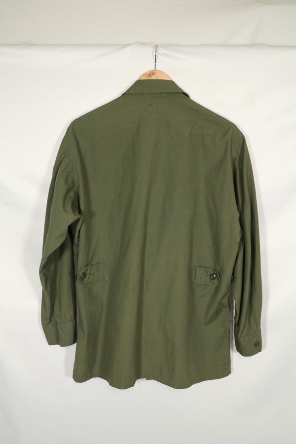 正品1964年第一代丛林迷彩夹克，状况良好，尺码ML。