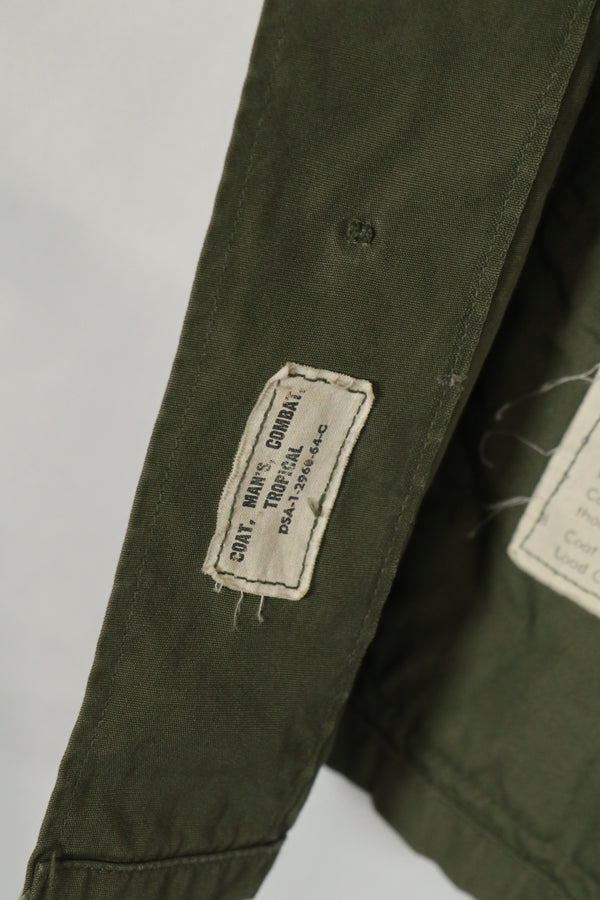 正品1964年第一代丛林迷彩夹克，状况良好，尺码ML。