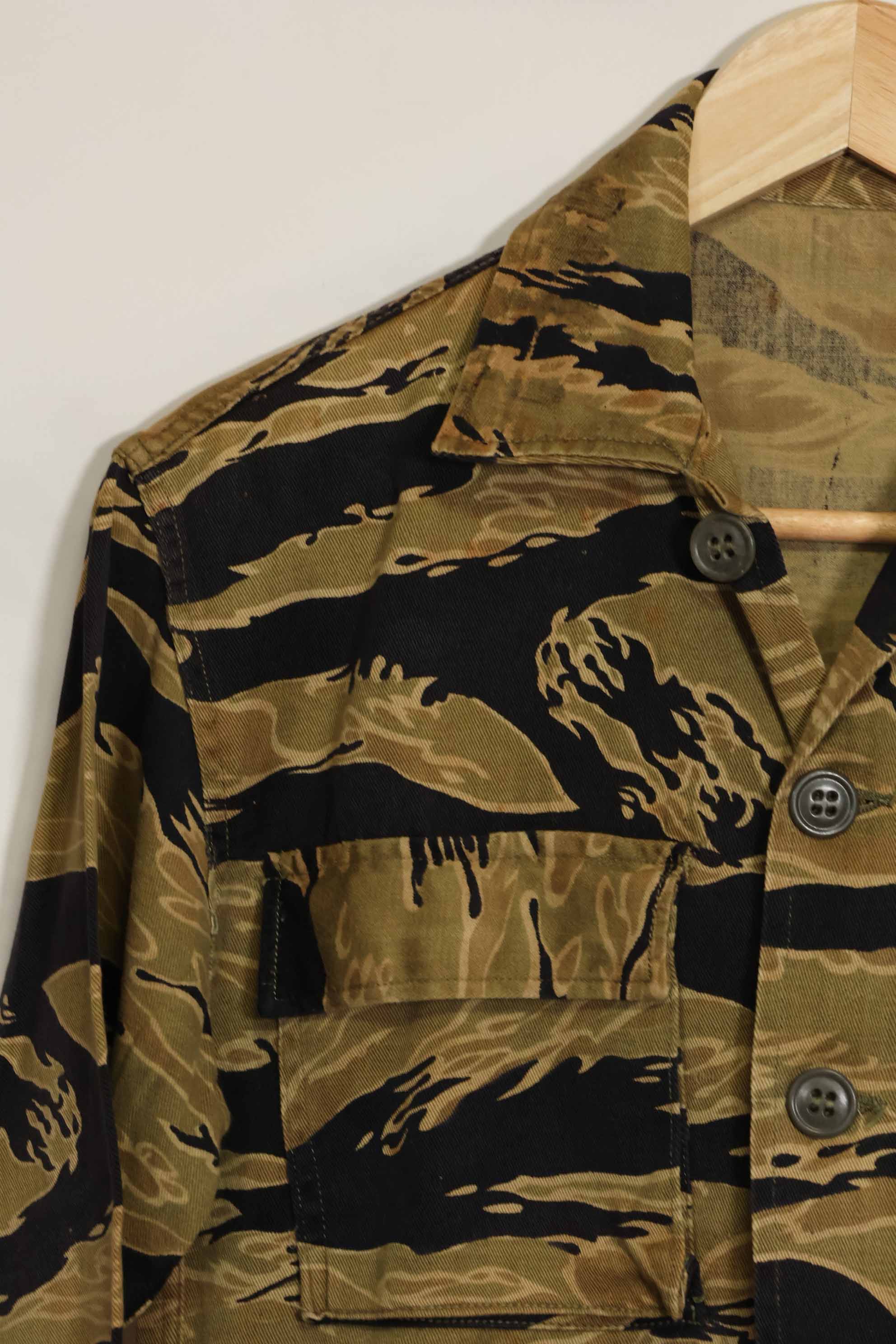 1960年代　ゴールドタイガー　タイガーストライプシャツ　Asianカット　A-M　状態良い　中古品