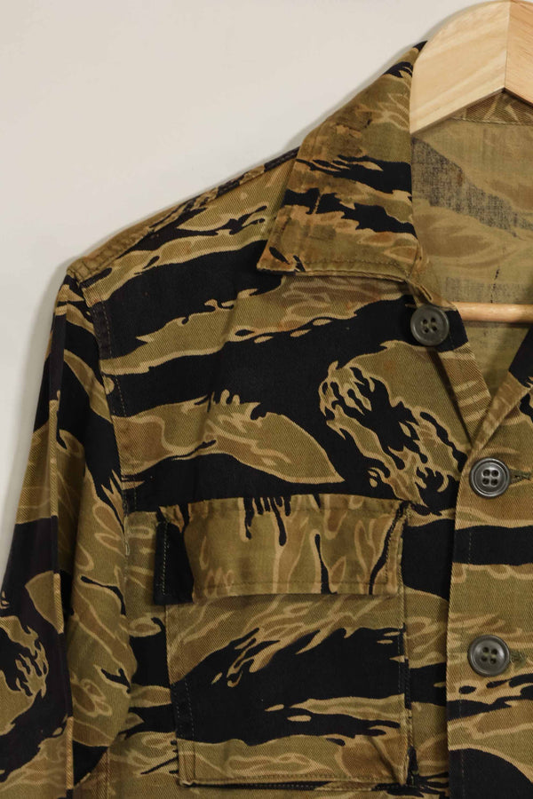 1960年代　ゴールドタイガー　タイガーストライプシャツ　Asianカット　A-M　状態良い　中古品