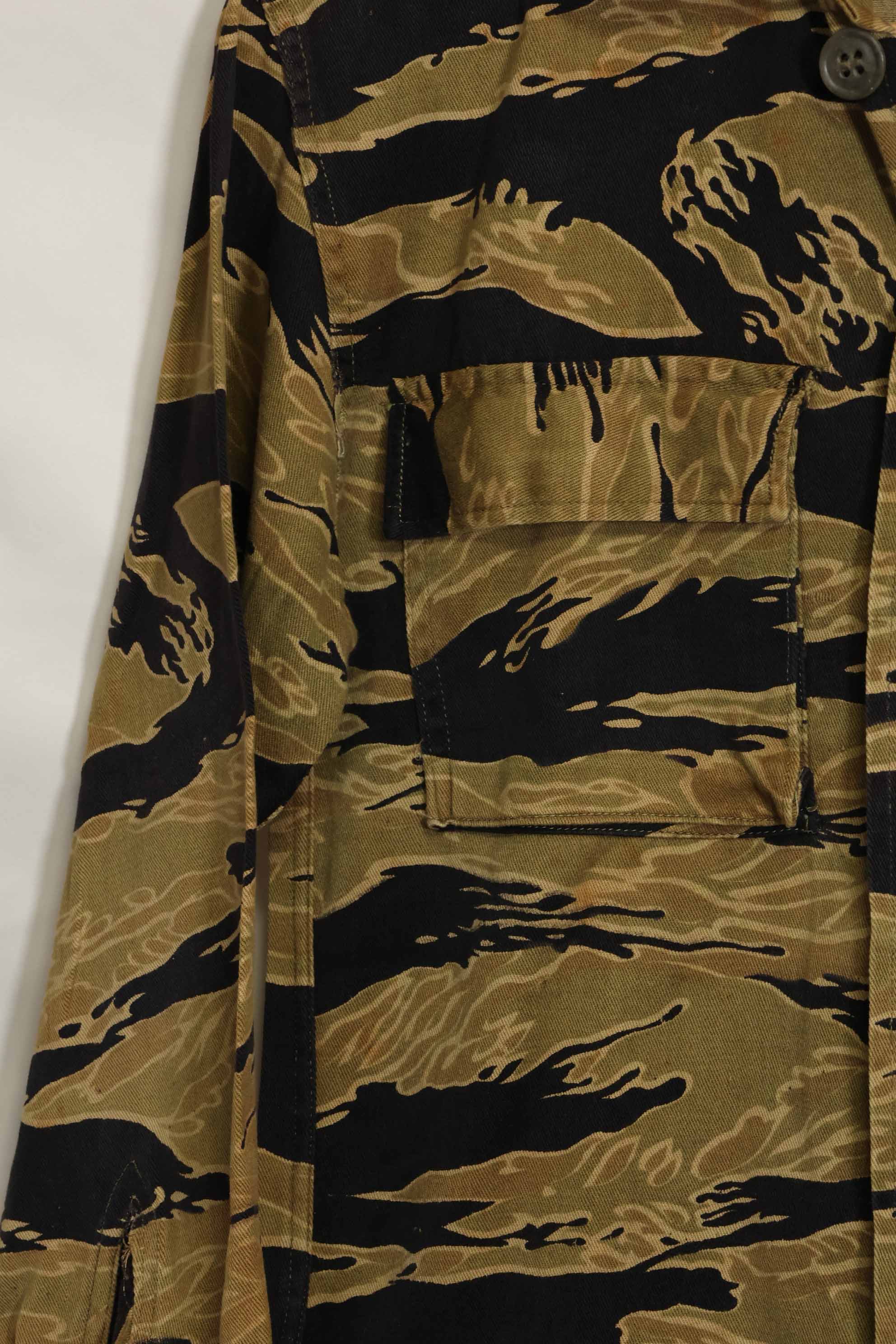 1960年代　ゴールドタイガー　タイガーストライプシャツ　Asianカット　A-M　状態良い　中古品