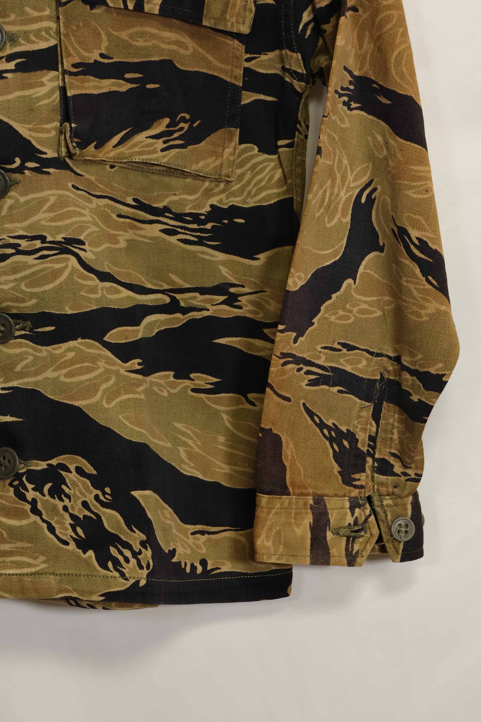 1960年代　ゴールドタイガー　タイガーストライプシャツ　Asianカット　A-M　状態良い　中古品