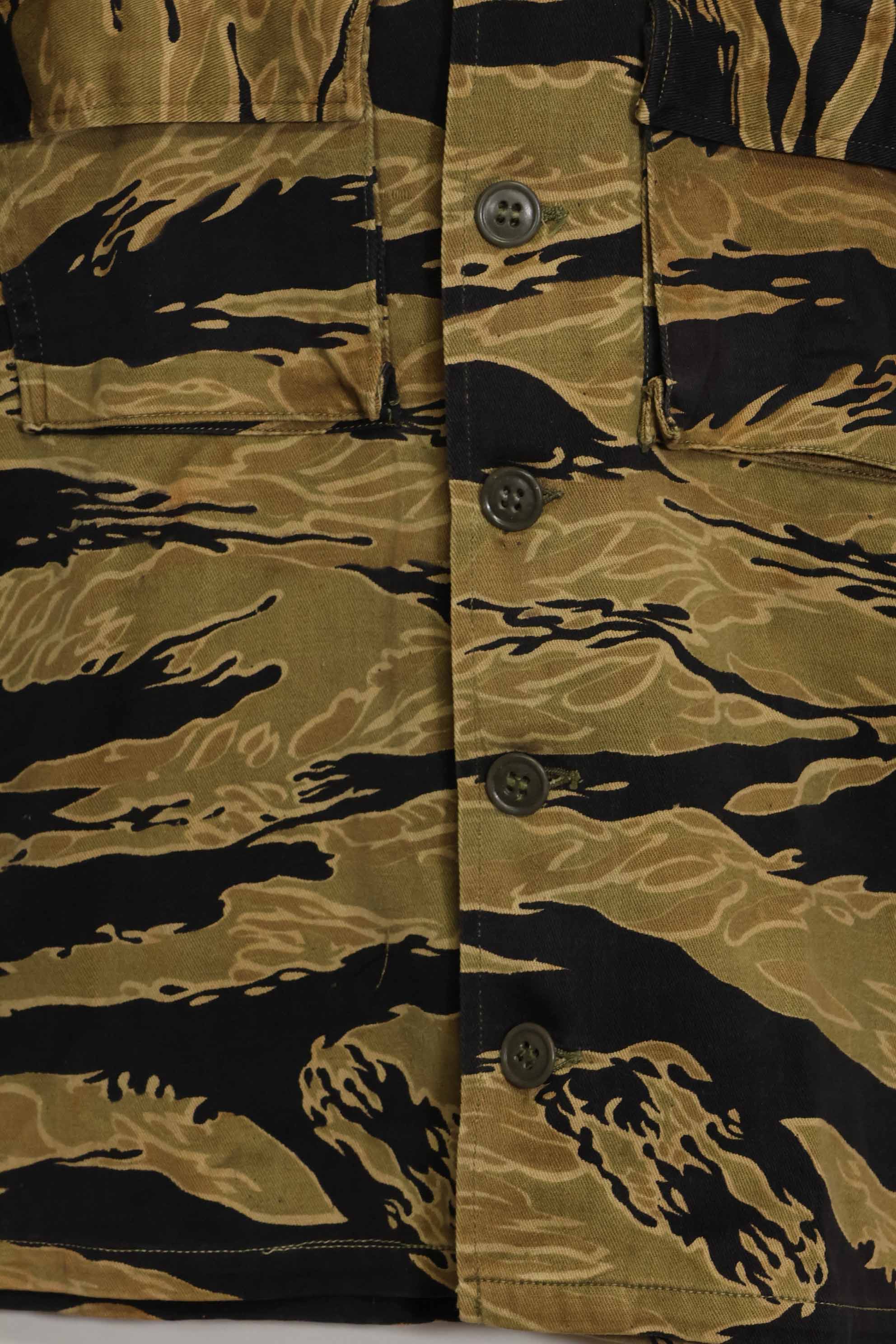 1960年代　ゴールドタイガー　タイガーストライプシャツ　Asianカット　A-M　状態良い　中古品