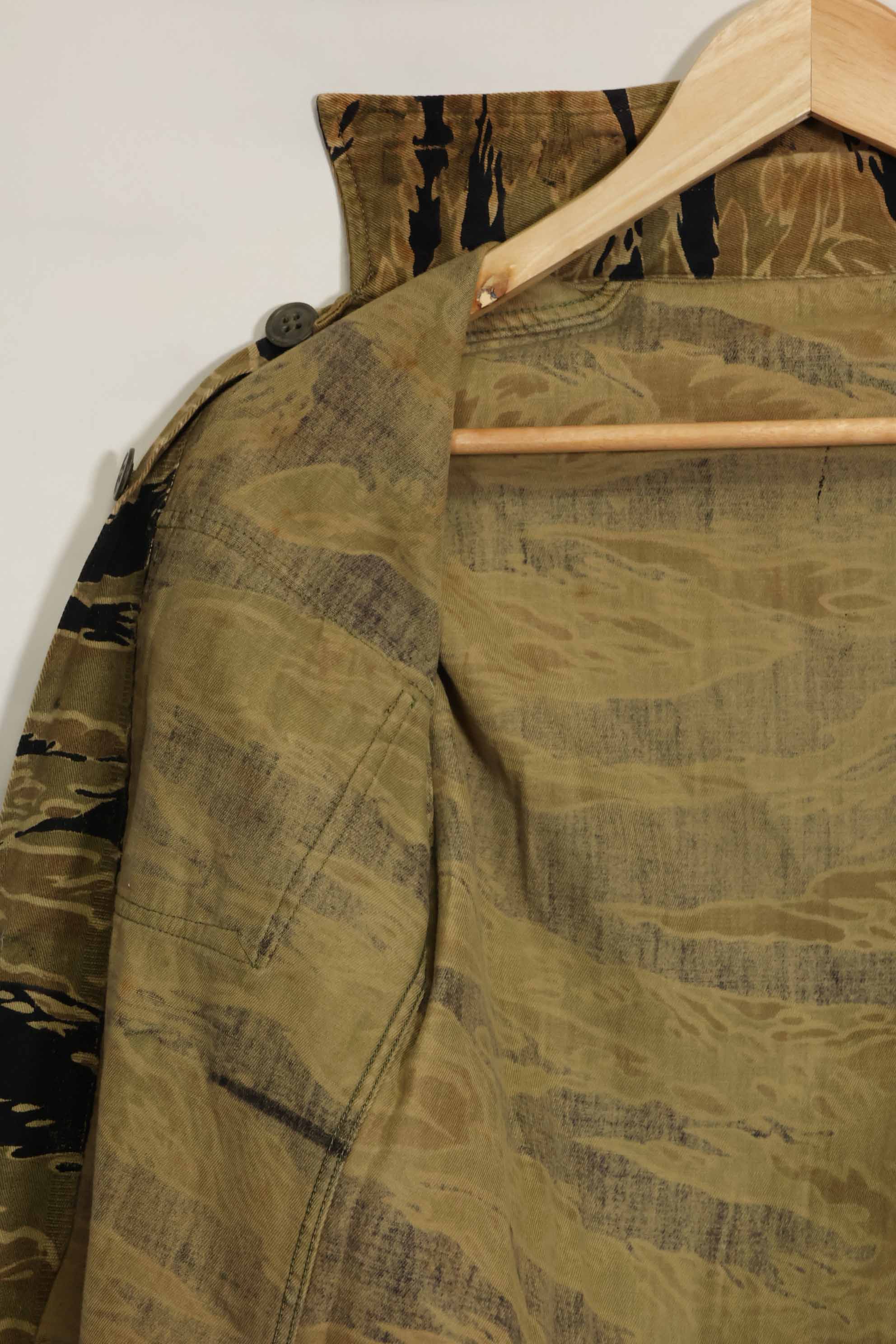 1960年代　ゴールドタイガー　タイガーストライプシャツ　Asianカット　A-M　状態良い　中古品