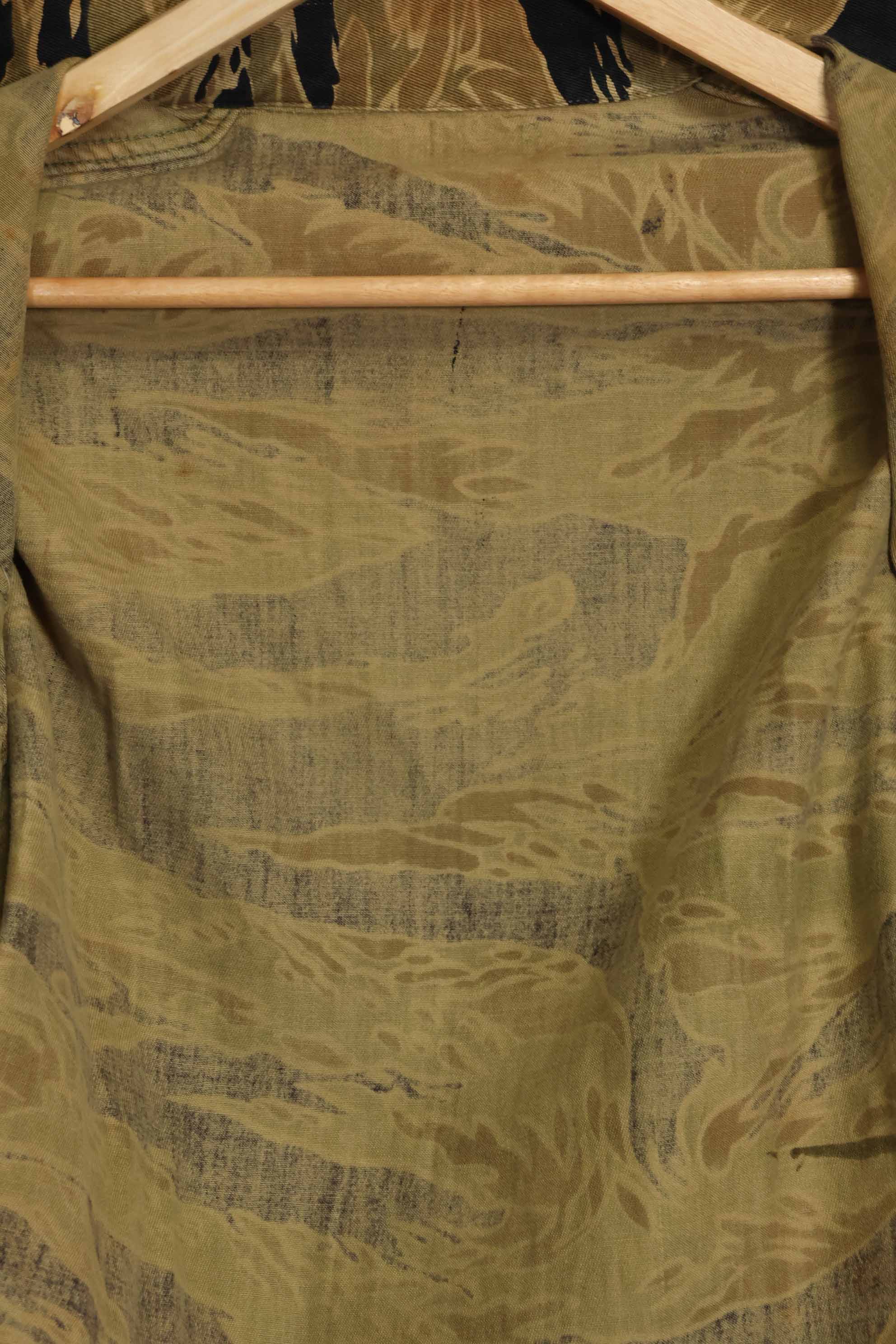 1960年代　ゴールドタイガー　タイガーストライプシャツ　Asianカット　A-M　状態良い　中古品