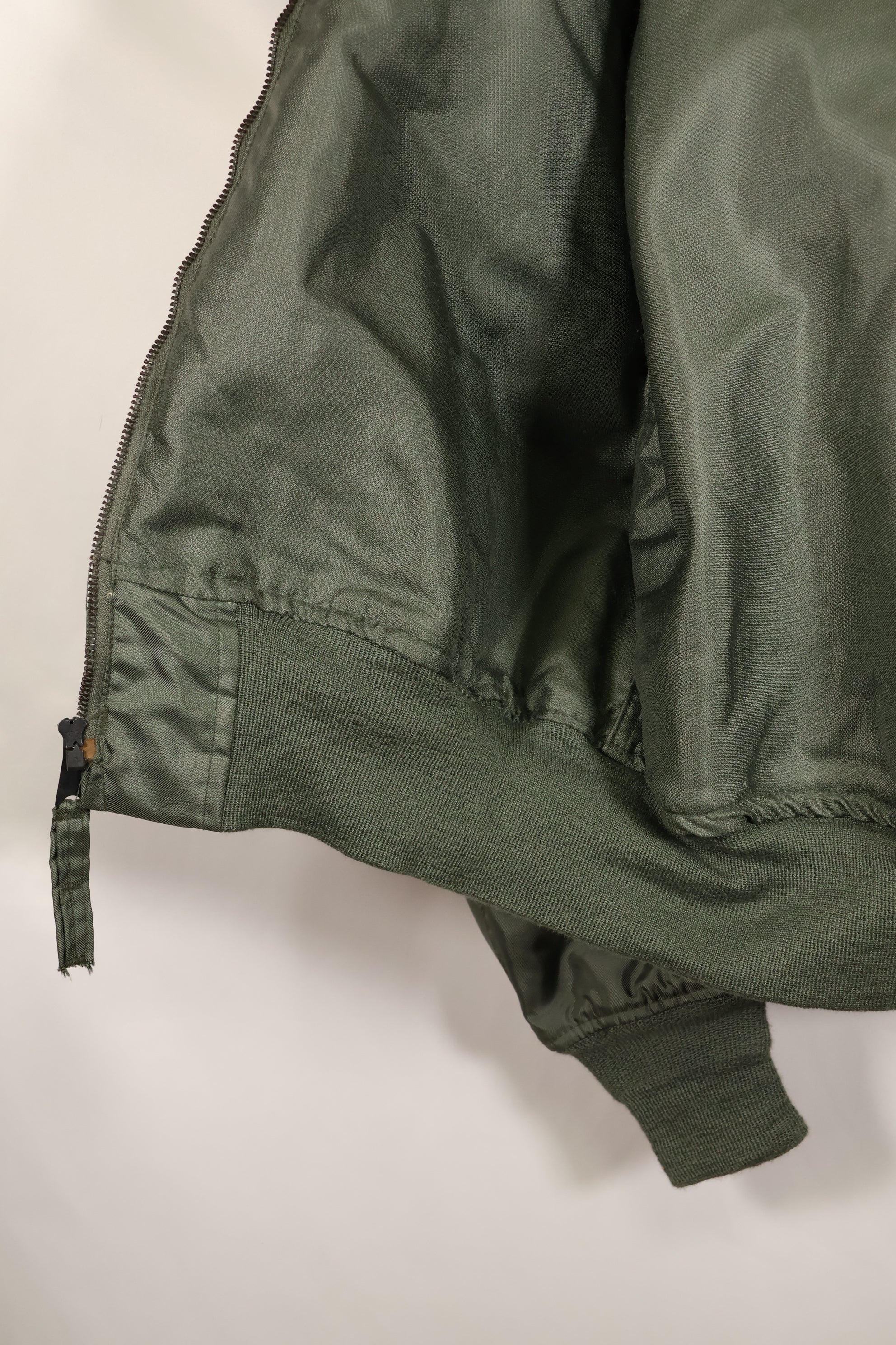 1981年契約　LARGE　アメリカ海軍　CWU-36P フライトジャケット　パッチ付　ほぼ未使用品