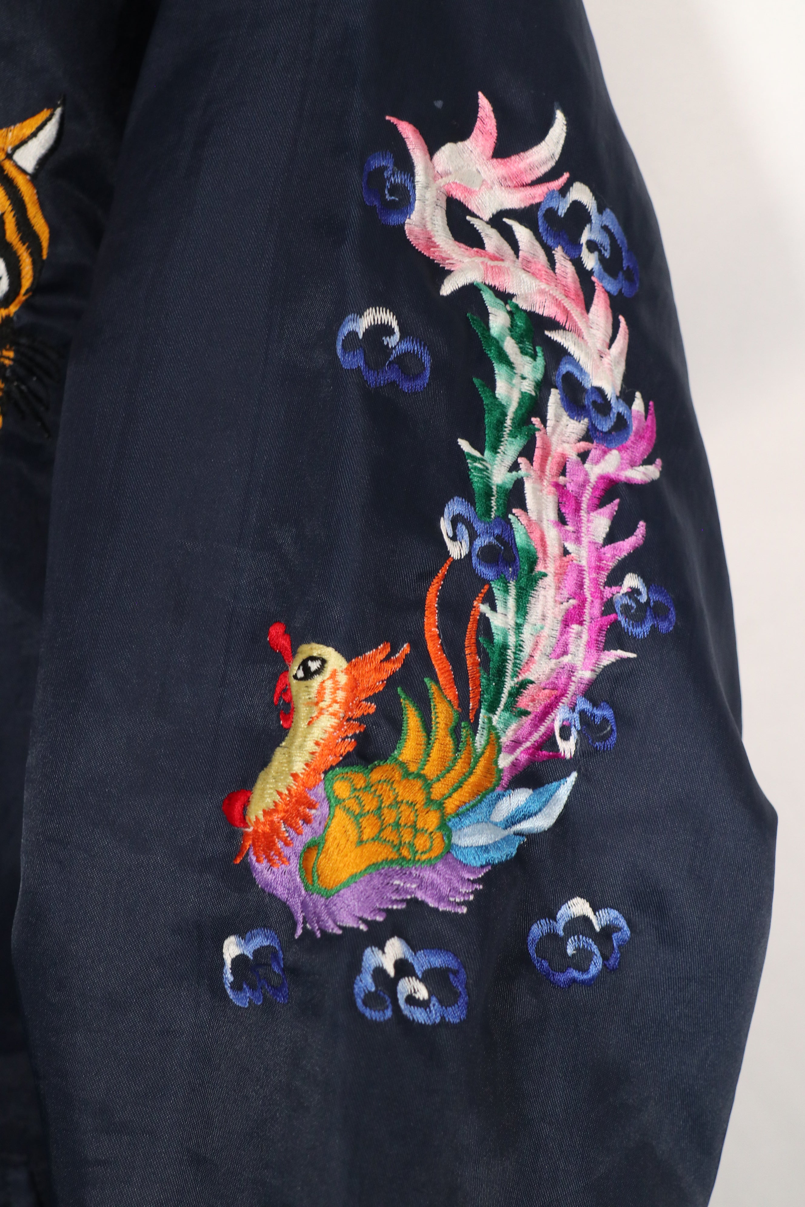 民間品　スーバニアジャケット　TAIPEI TAIWAN ナイロン製ジャケット　中古品