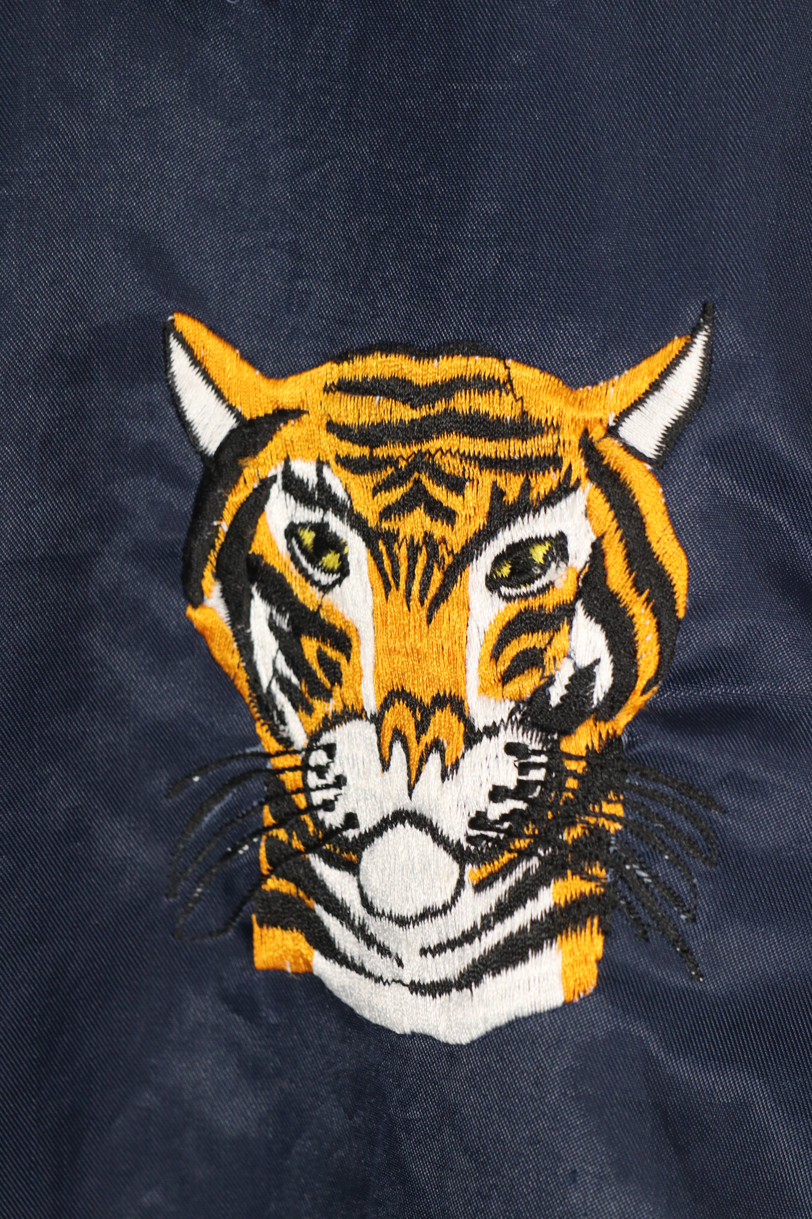 民間品　スーバニアジャケット　TAIPEI TAIWAN ナイロン製ジャケット　中古品