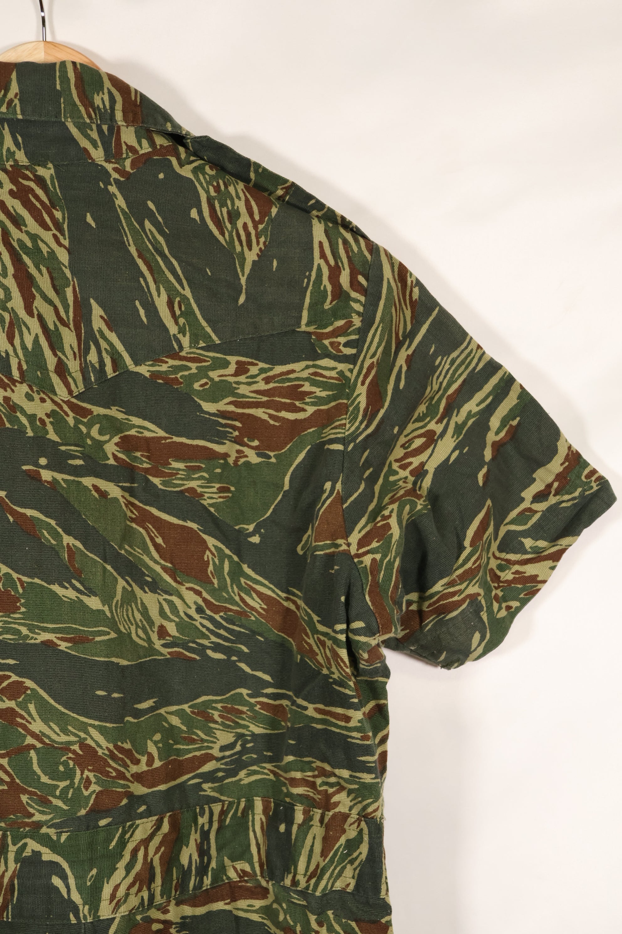 推定1970年代製　タイ　タイガーストライプ　パターン　サファリシャツ　中古品