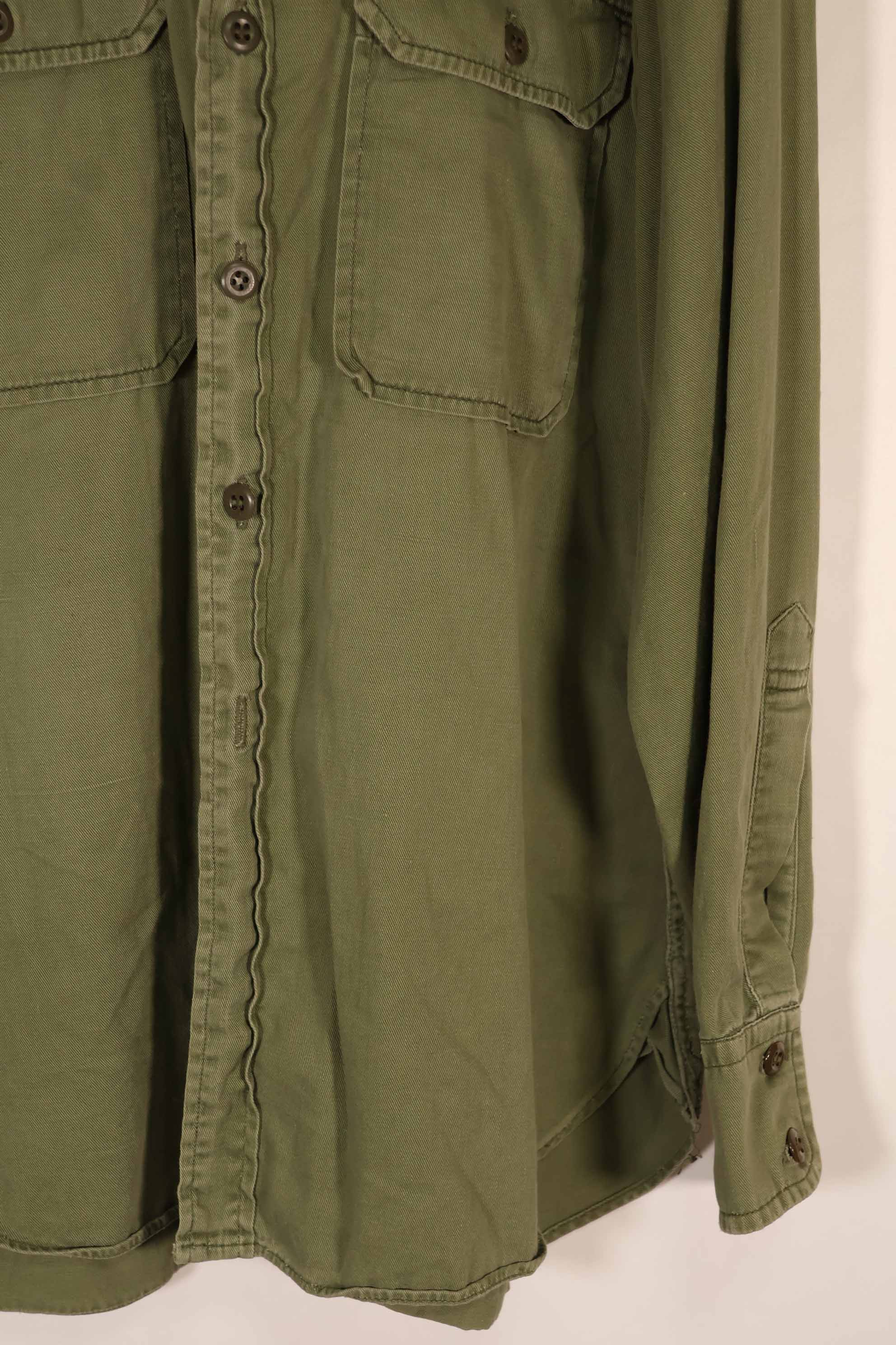 実物　1970年製　オーストラリア軍　ODシャツ　15 1/2 x33　中古品