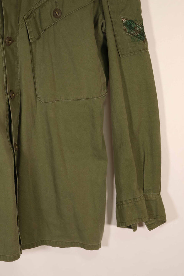 実物　1970年製　オーストラリア軍　OD ファティーグシャツ　階級章付き　サイズ読めない