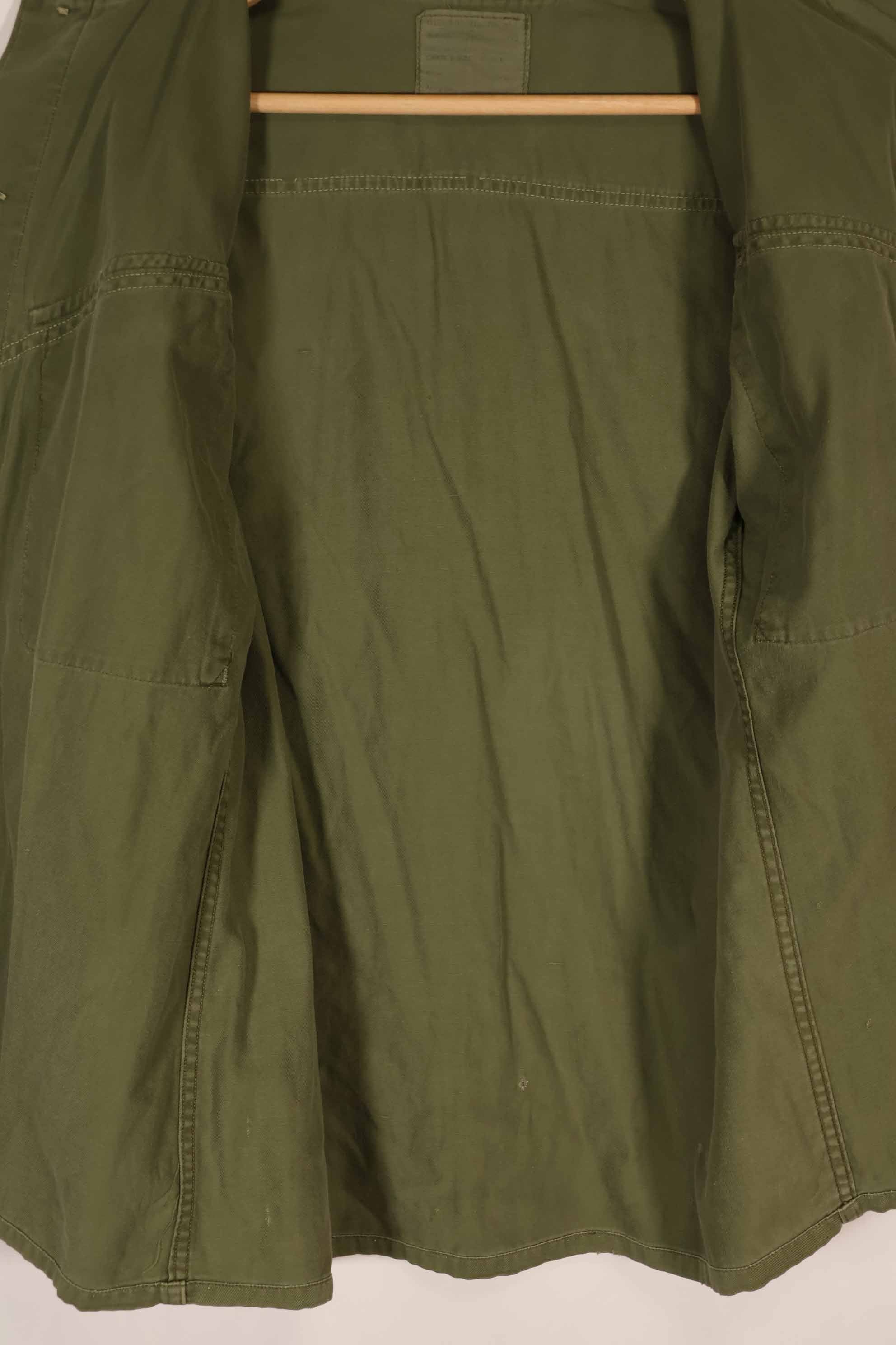 実物　1970年製　オーストラリア軍　OD ファティーグシャツ　階級章付き　サイズ読めない