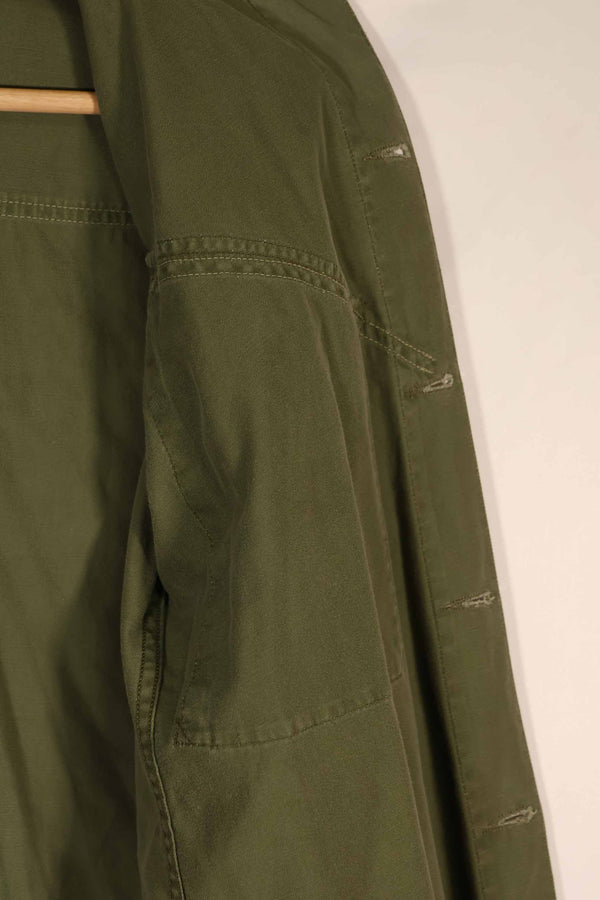 実物　1970年製　オーストラリア軍　OD ファティーグシャツ　階級章付き　サイズ読めない