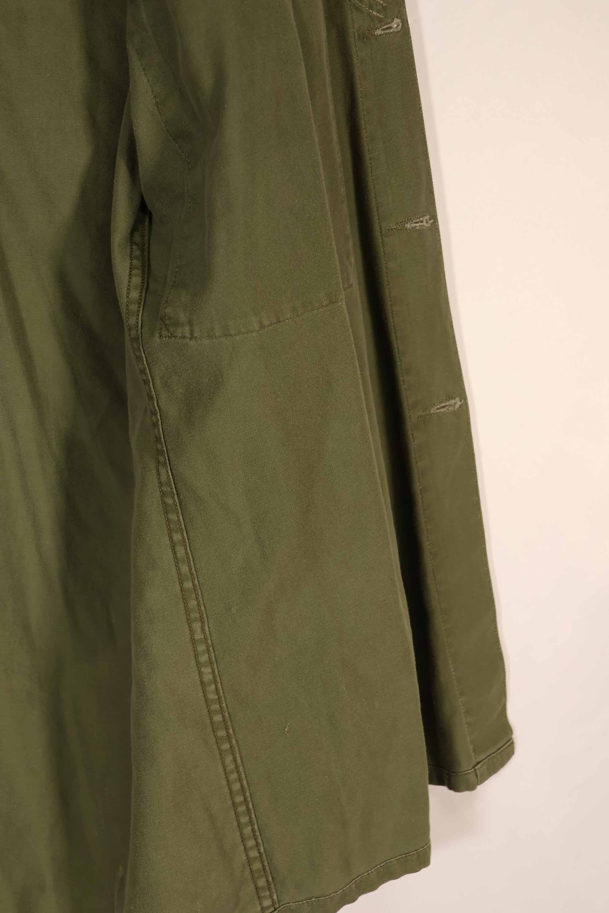 実物　1970年製　オーストラリア軍　OD ファティーグシャツ　階級章付き　サイズ読めない