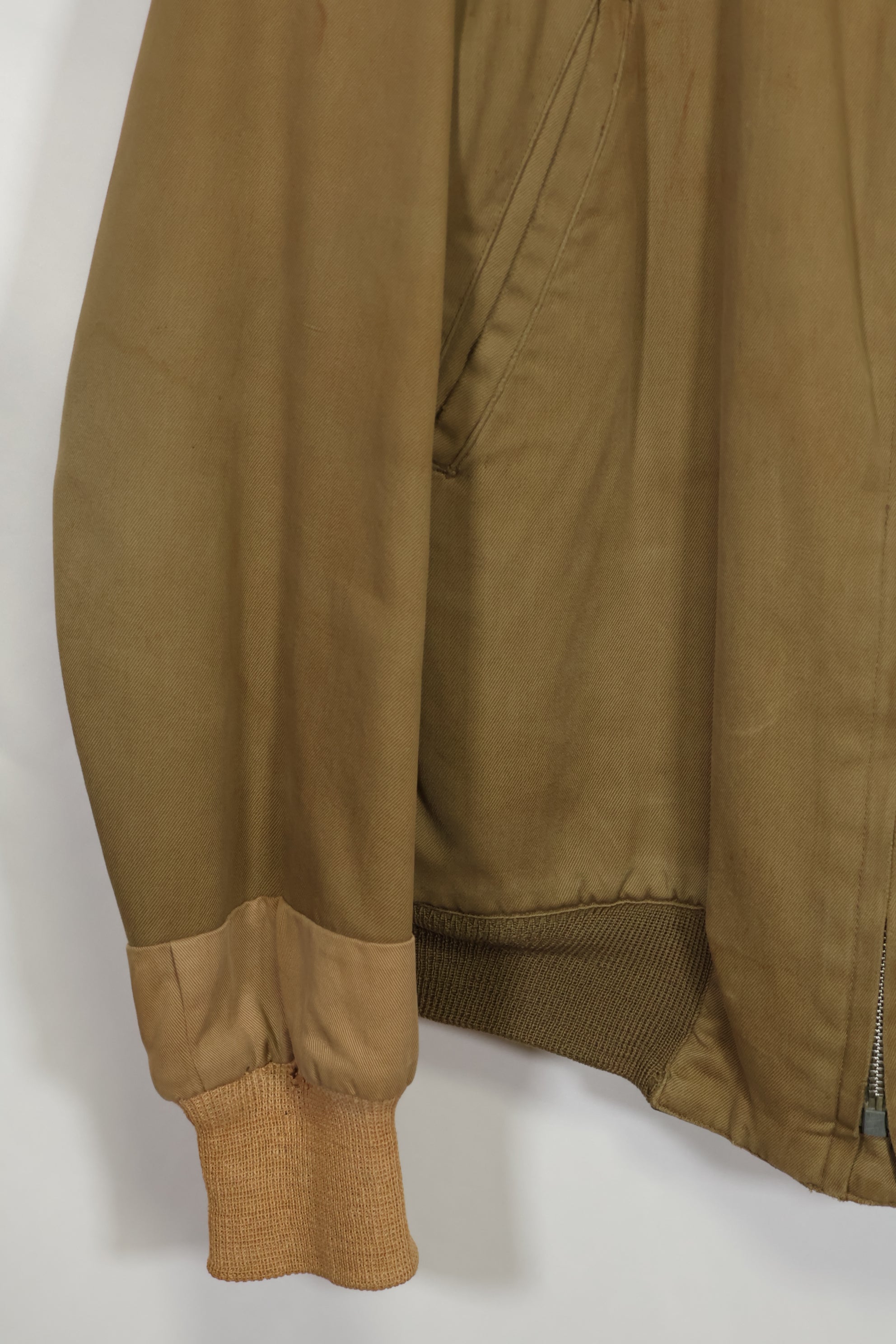 正品 1940 年代第二款美国陆军冬季作战夹克/坦克兵夹克，已修补，二手