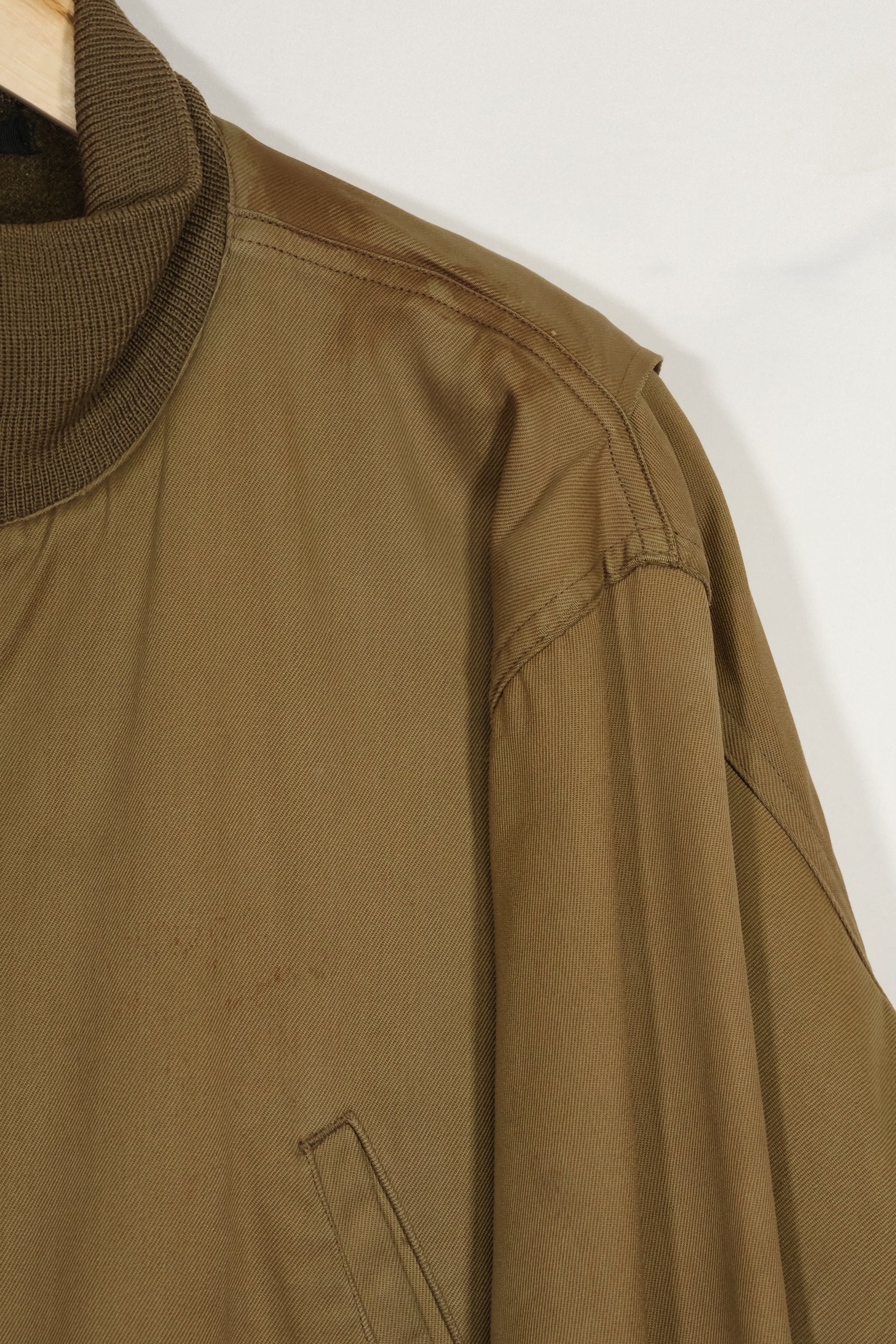 正品 1940 年代第二款美国陆军冬季作战夹克/坦克兵夹克，已修补，二手