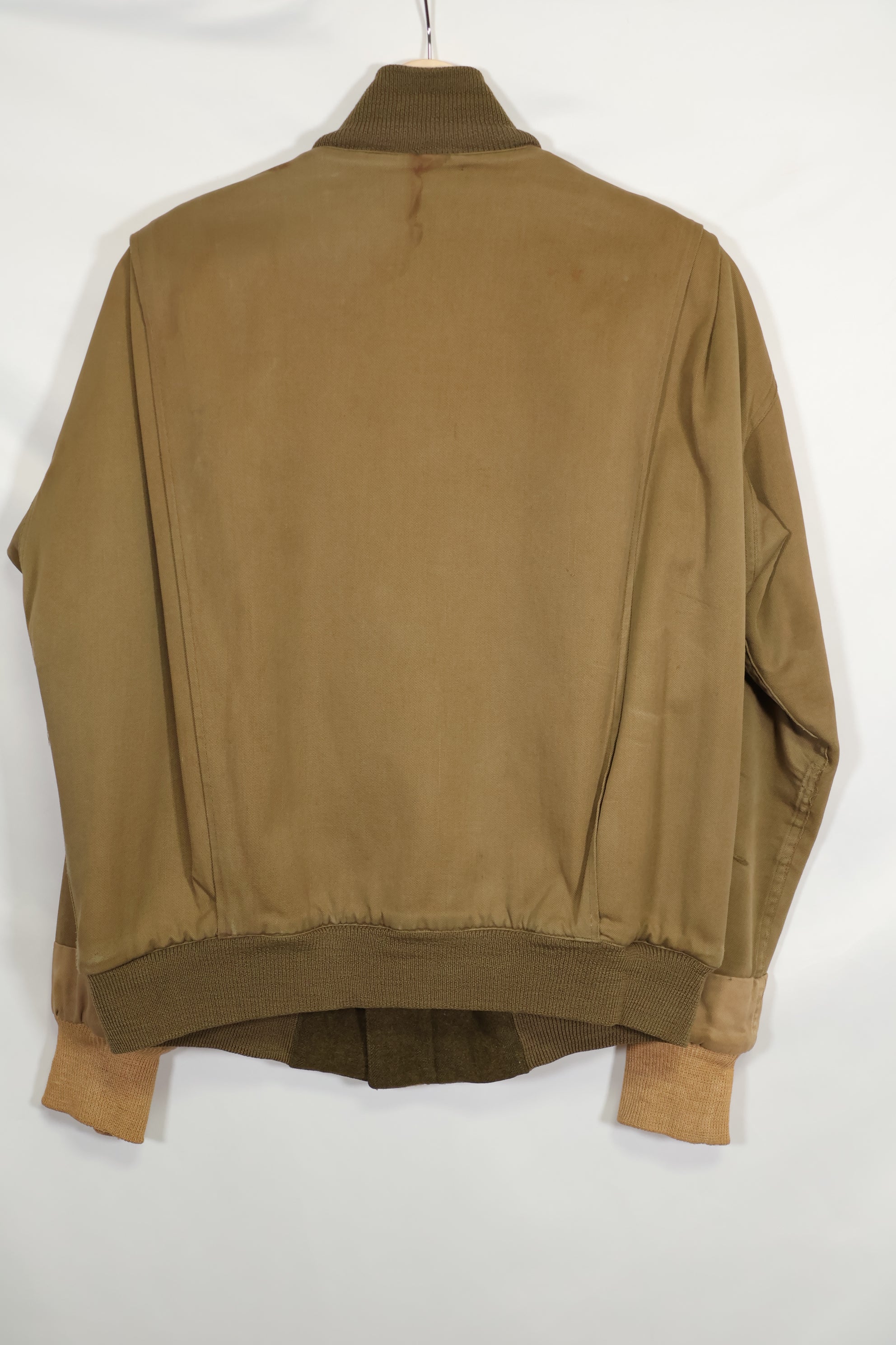 正品 1940 年代第二款美国陆军冬季作战夹克/坦克兵夹克，已修补，二手