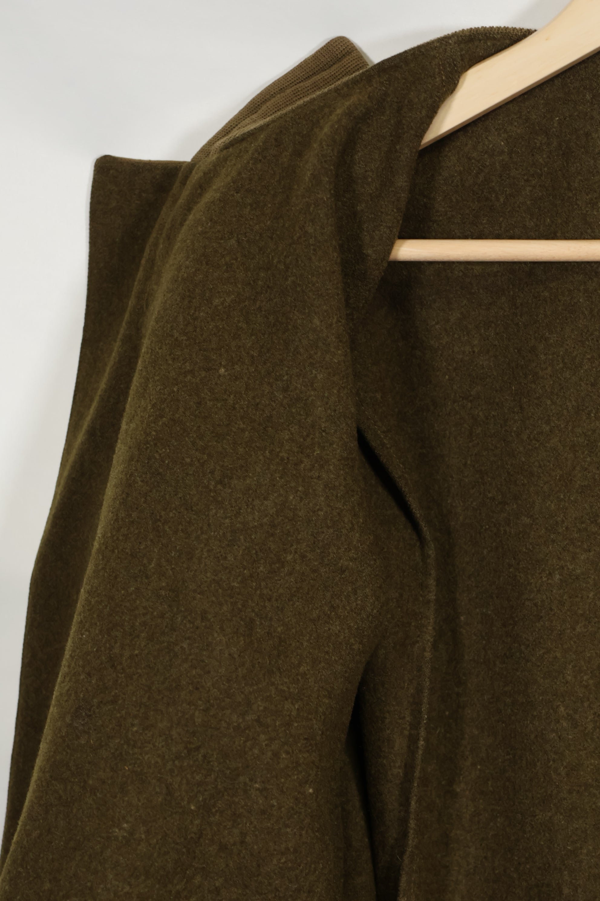 正品 1940 年代第二款美国陆军冬季作战夹克/坦克兵夹克，已修补，二手