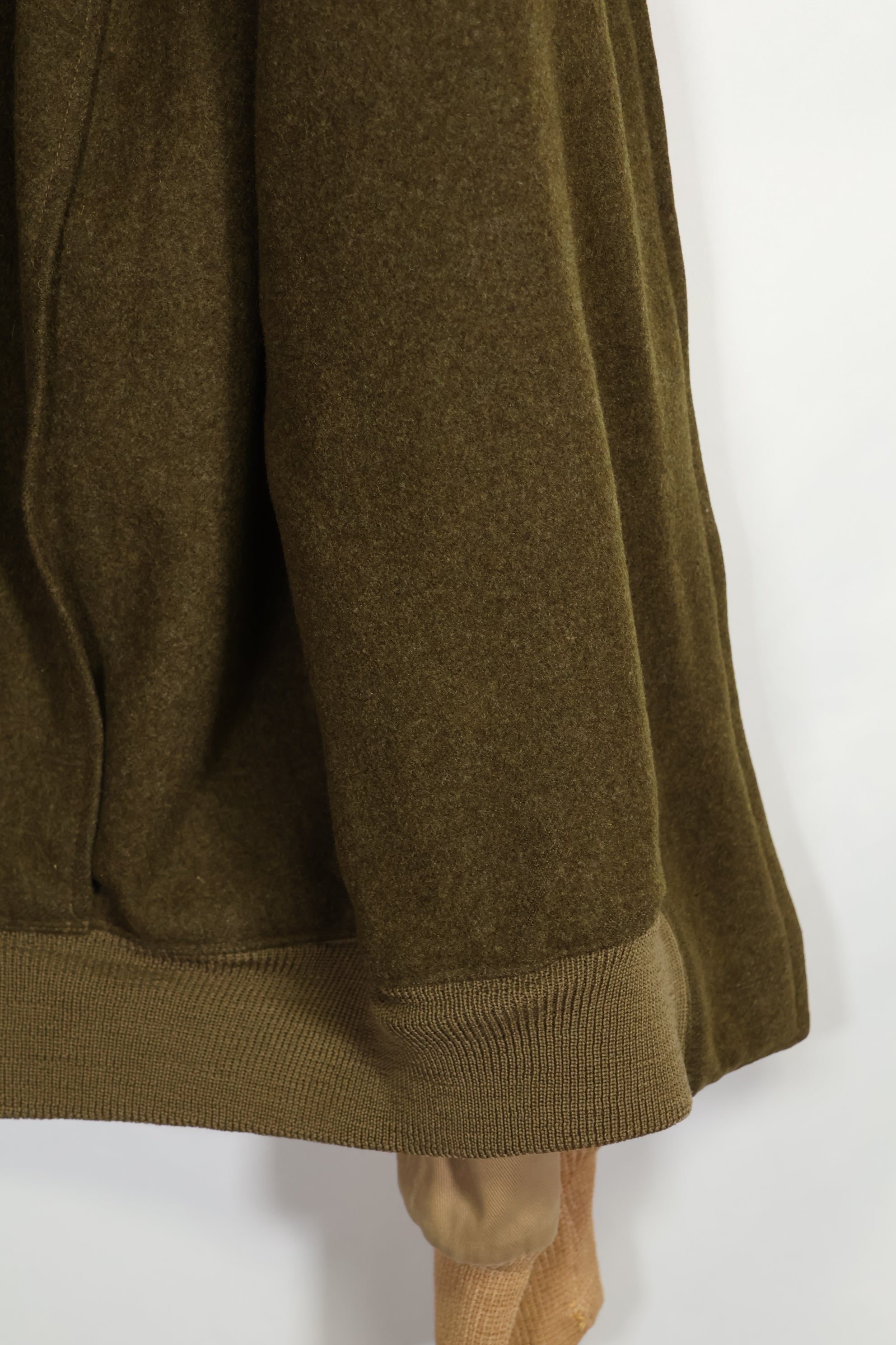 正品 1940 年代第二款美国陆军冬季作战夹克/坦克兵夹克，已修补，二手