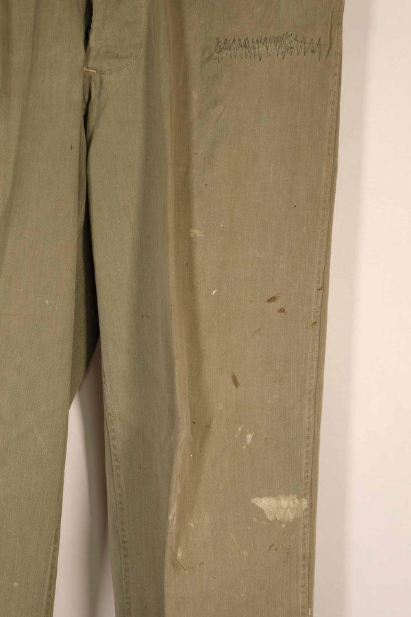 実物　1940年代　アメリカ海兵隊　USMC　M42 HBT ユーティリティパンツ　退色　汚れあり